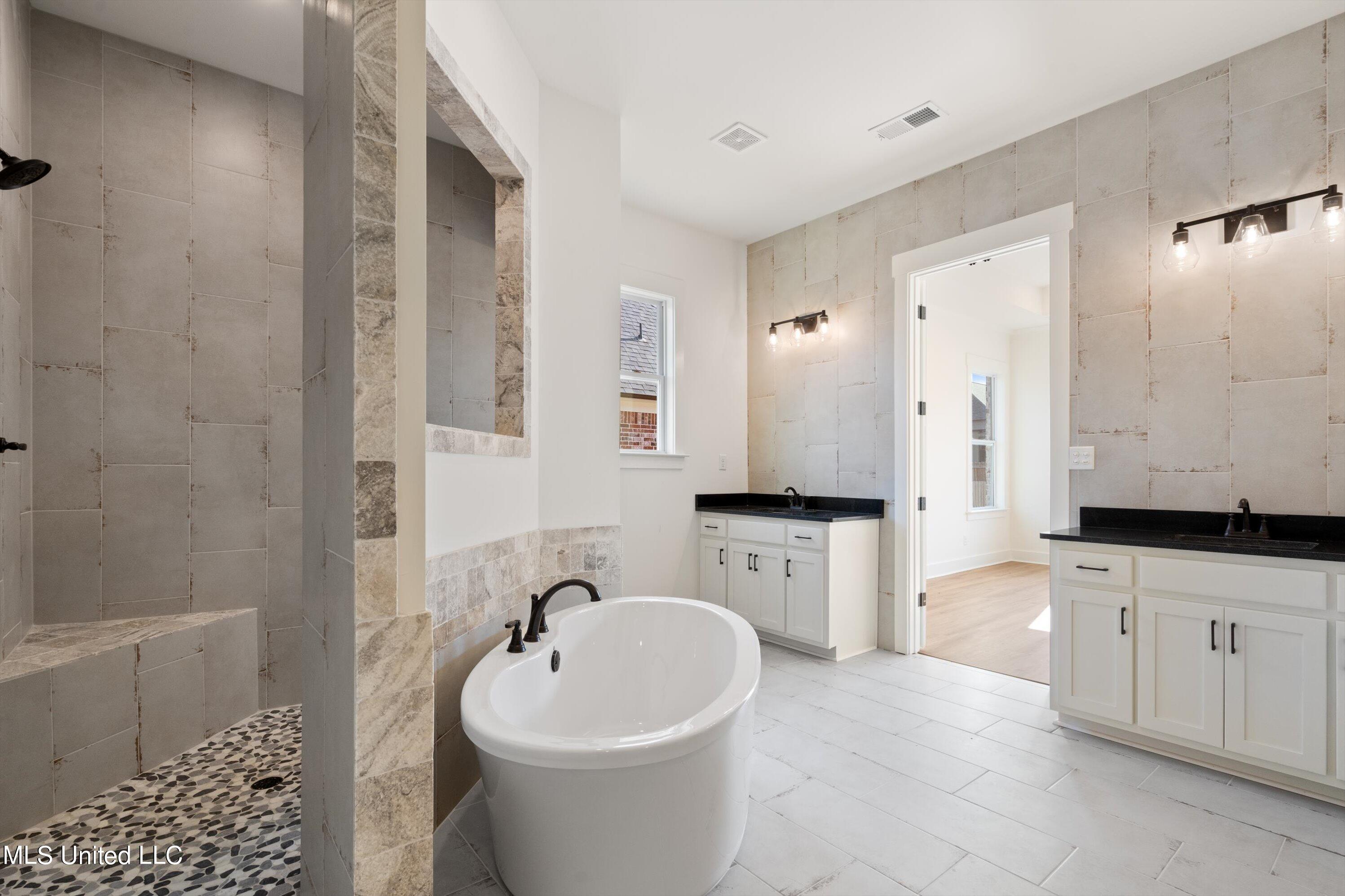 3871 Swan Cove