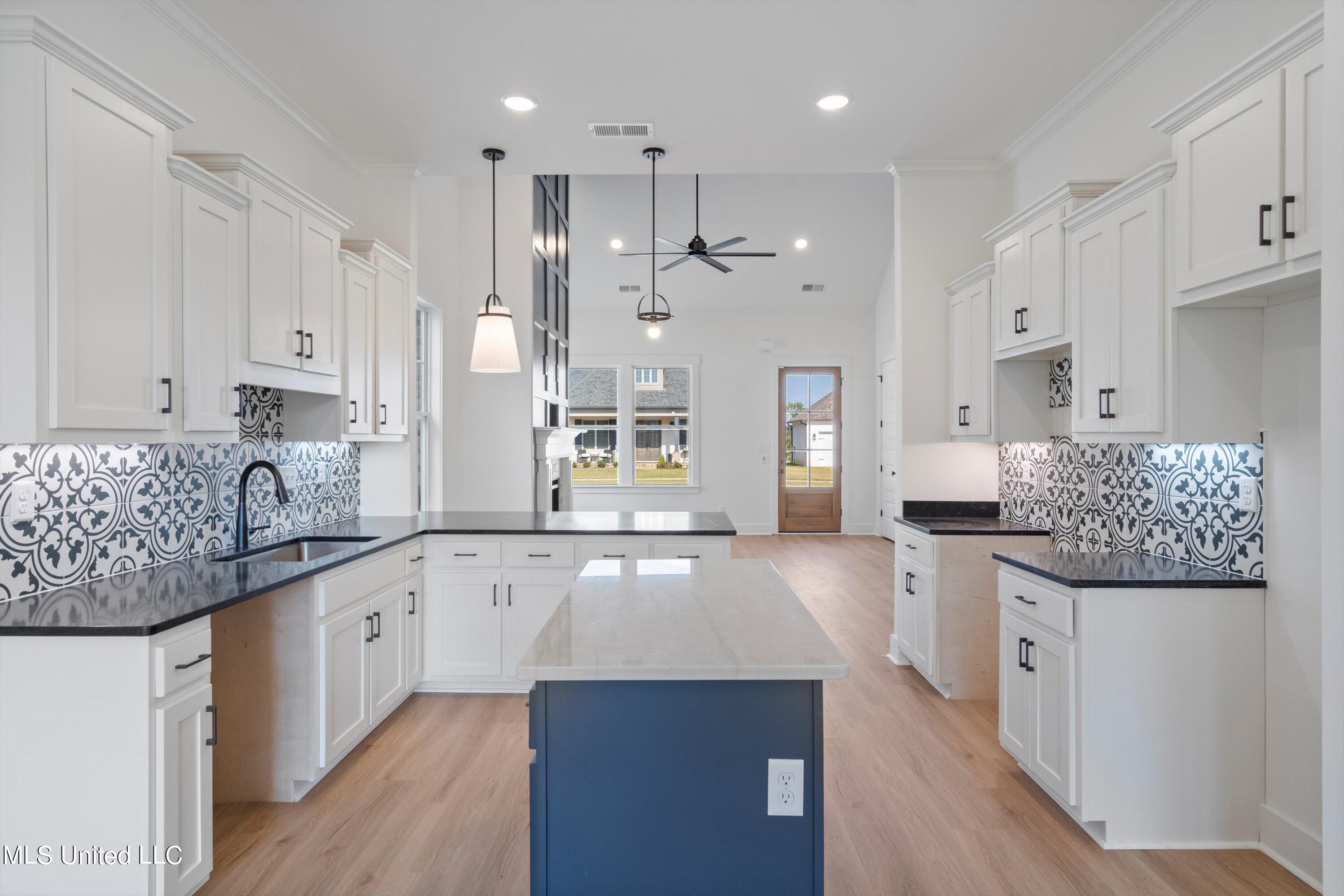 3871 Swan Cove