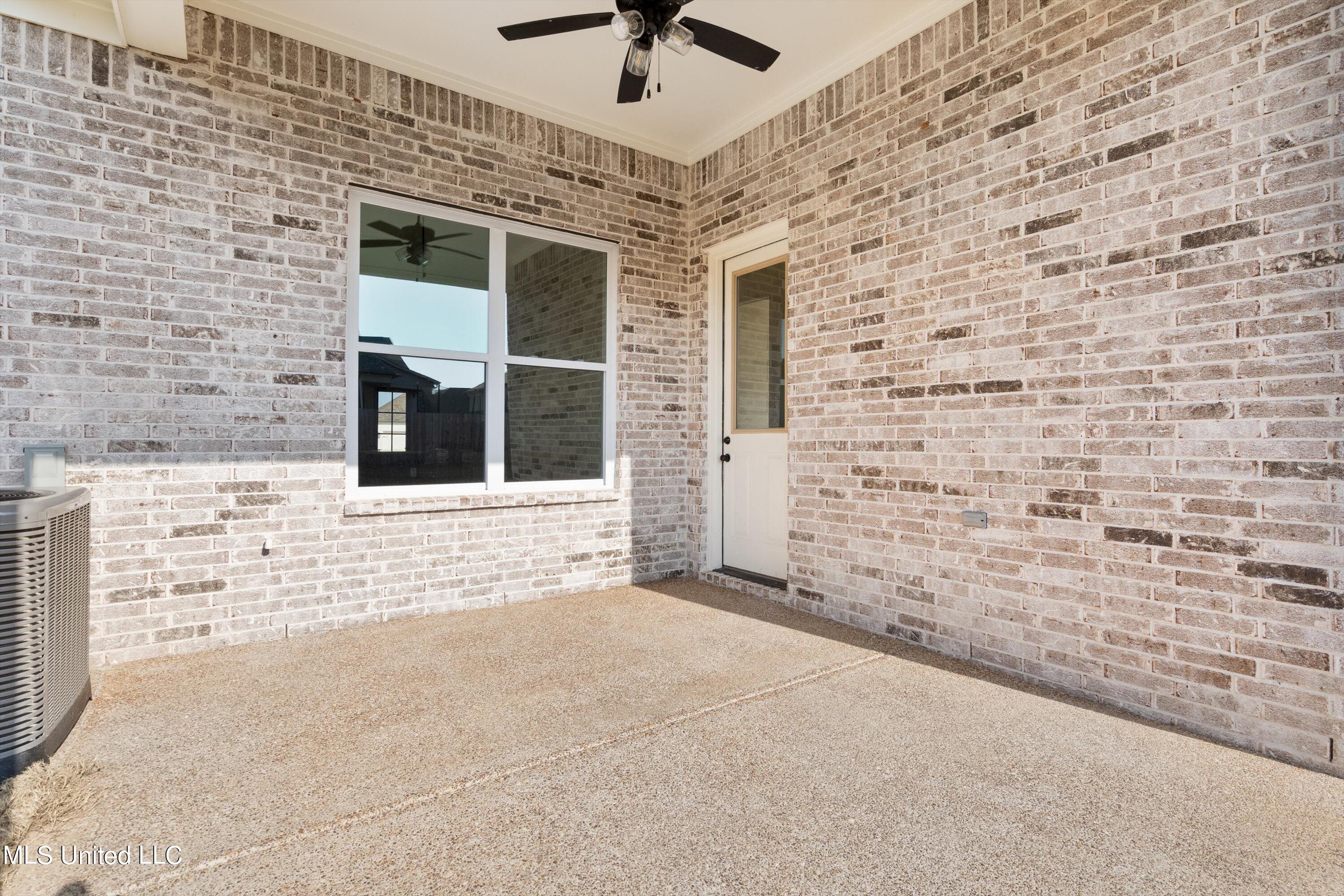3871 Swan Cove