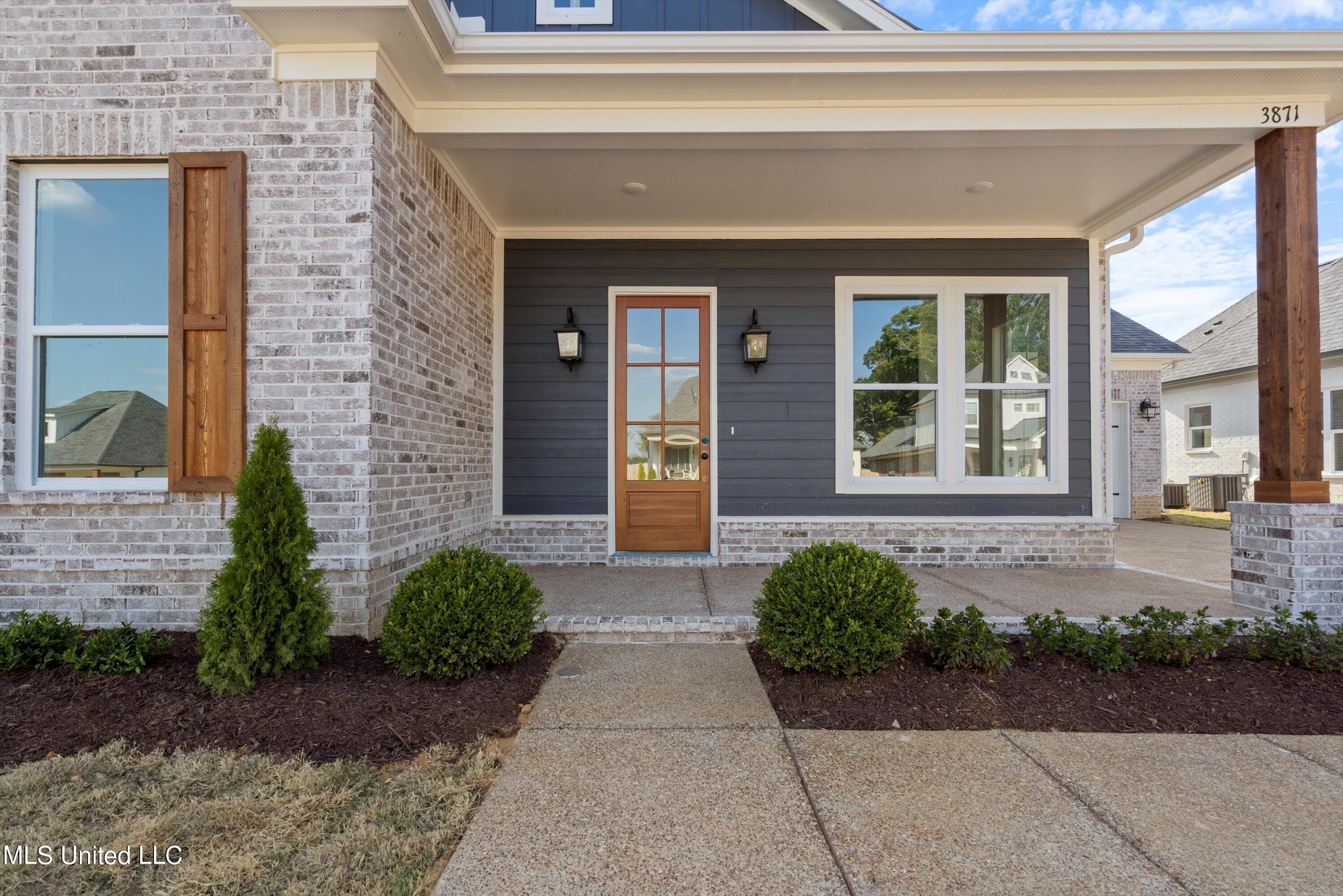 3871 Swan Cove