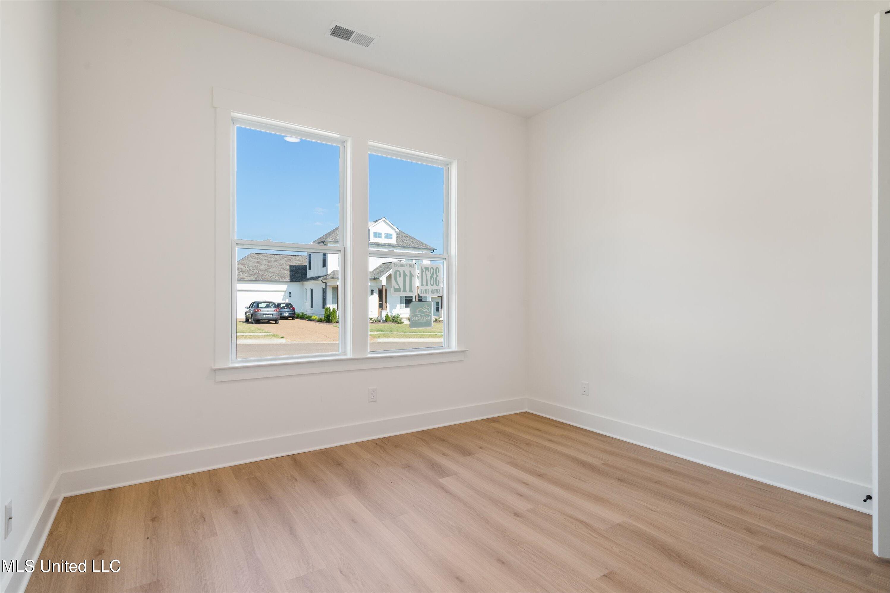 3871 Swan Cove