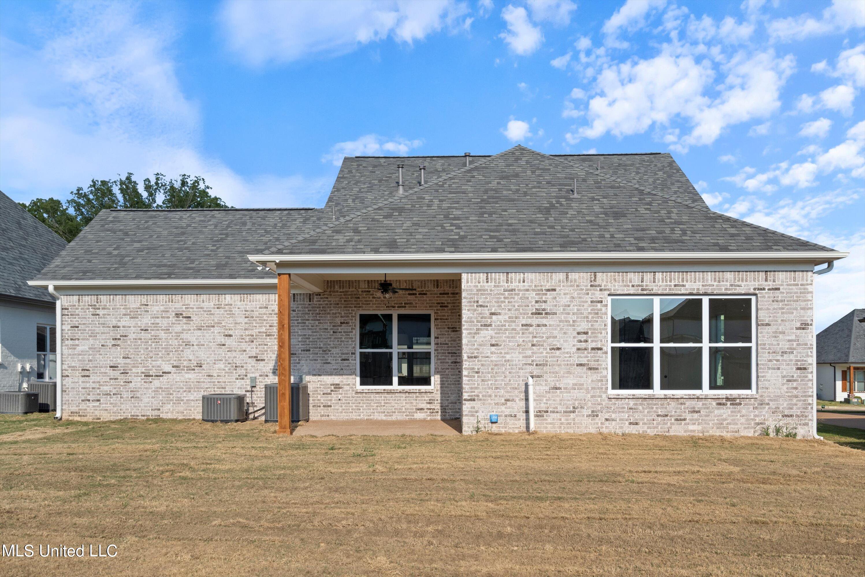 3871 Swan Cove