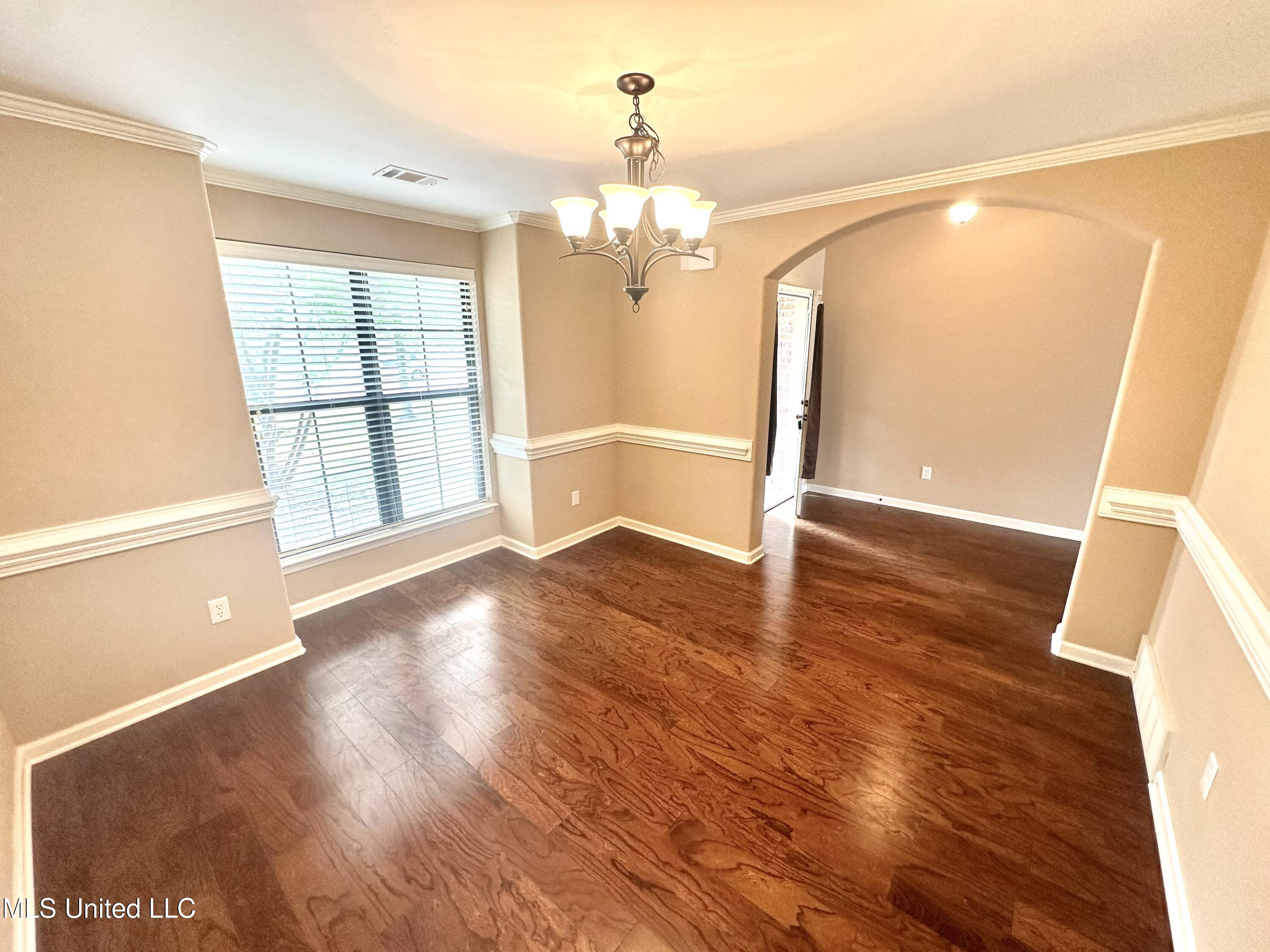13470 Lapstone Lane