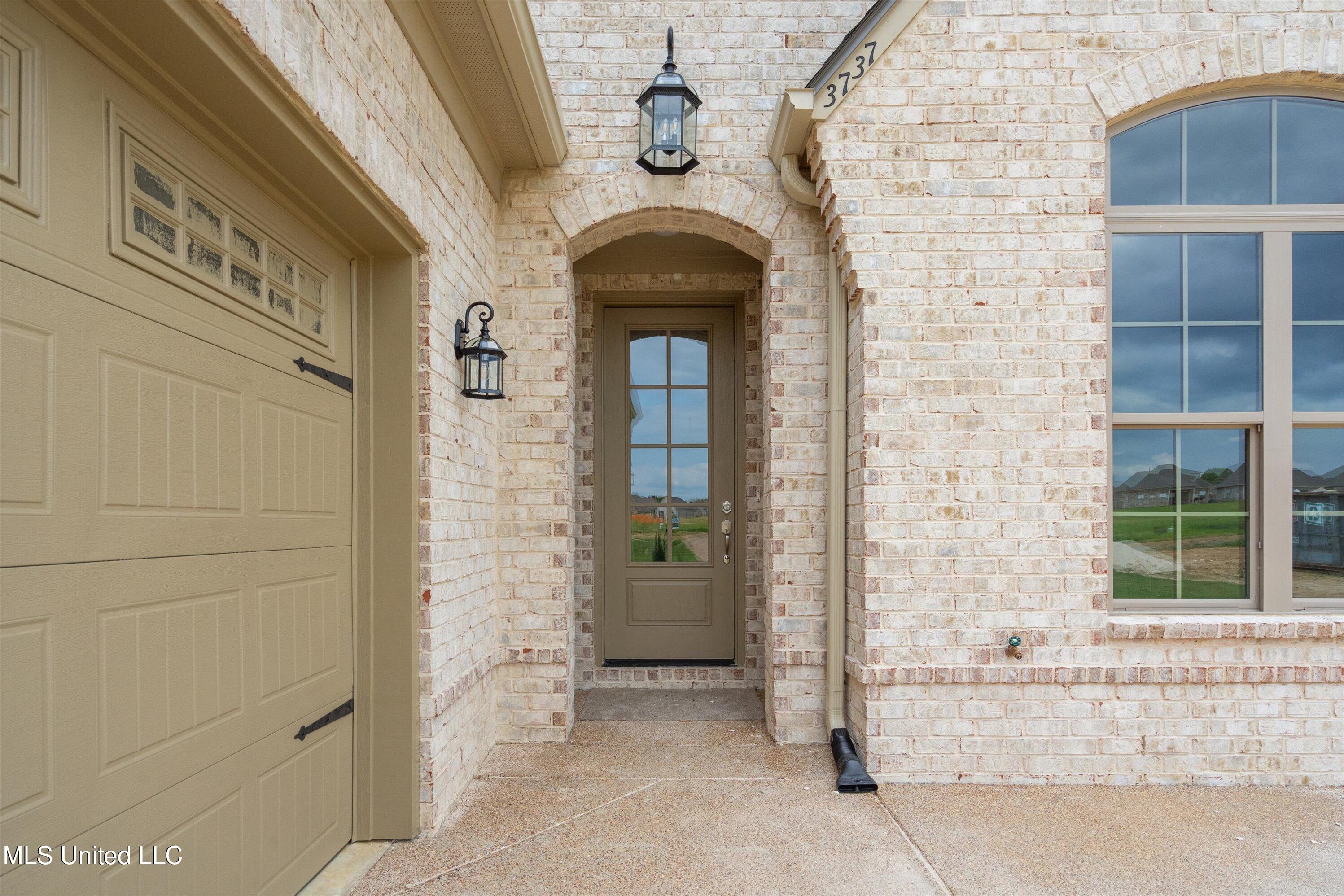 3737 Roland Drive