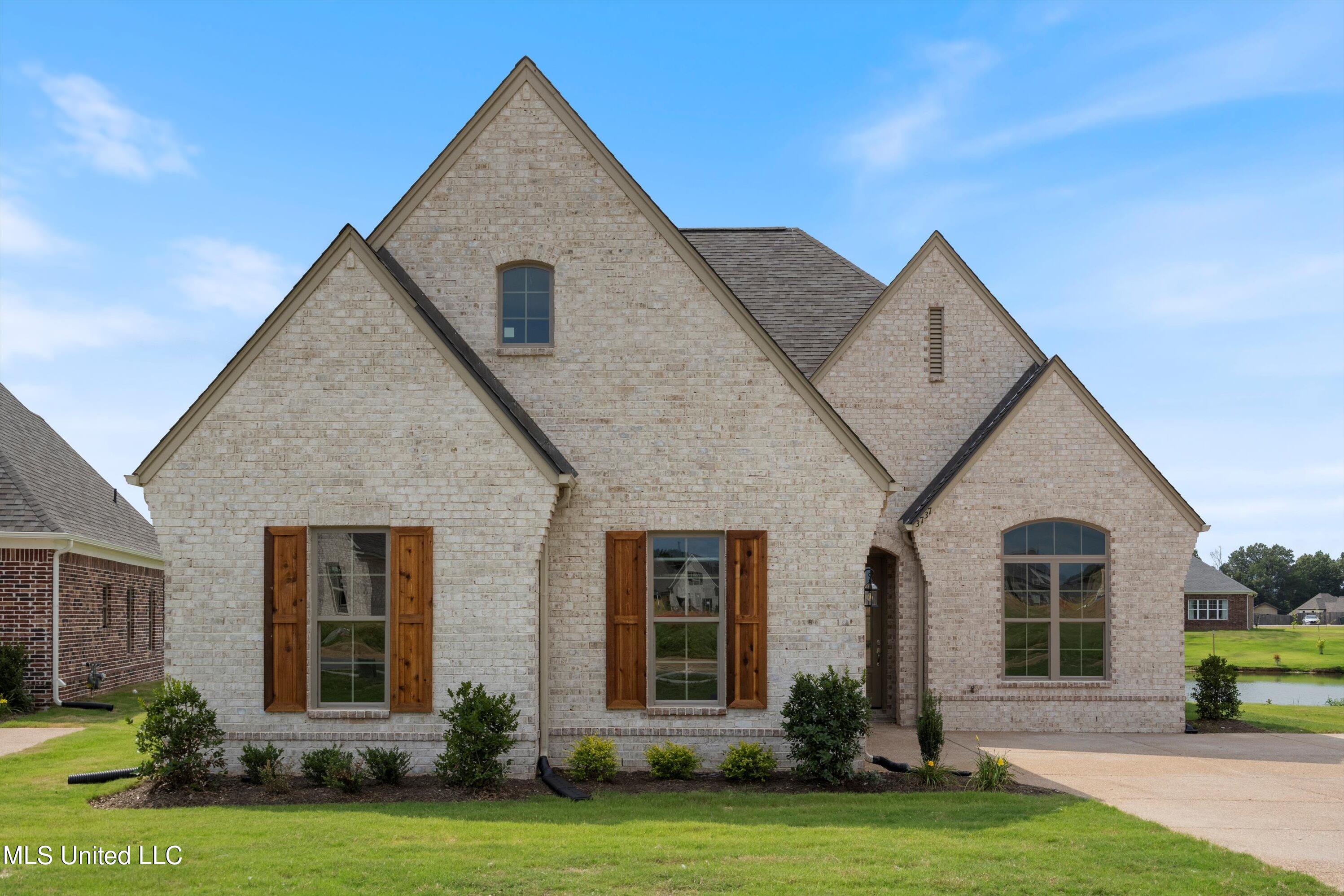 3737 Roland Drive
