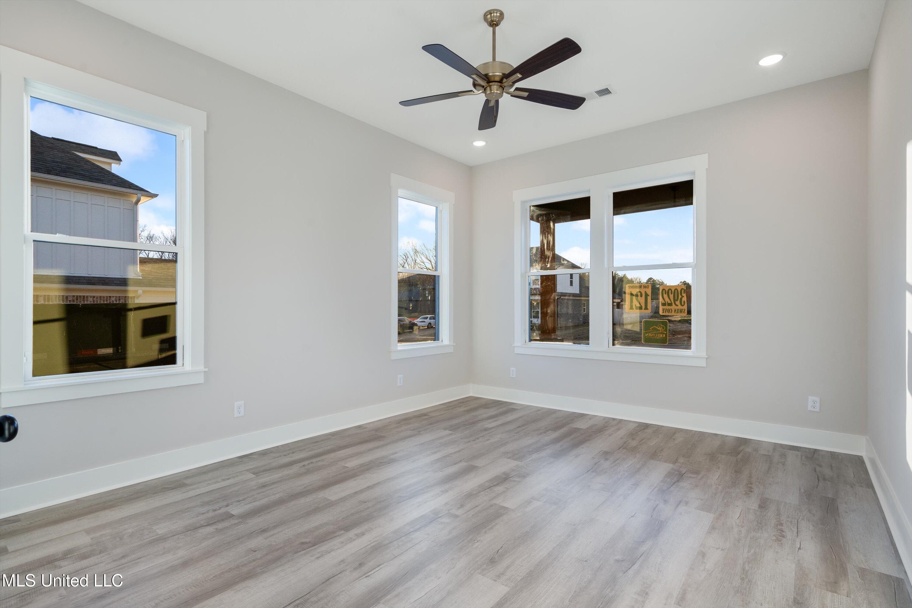 3922 Swan Cove