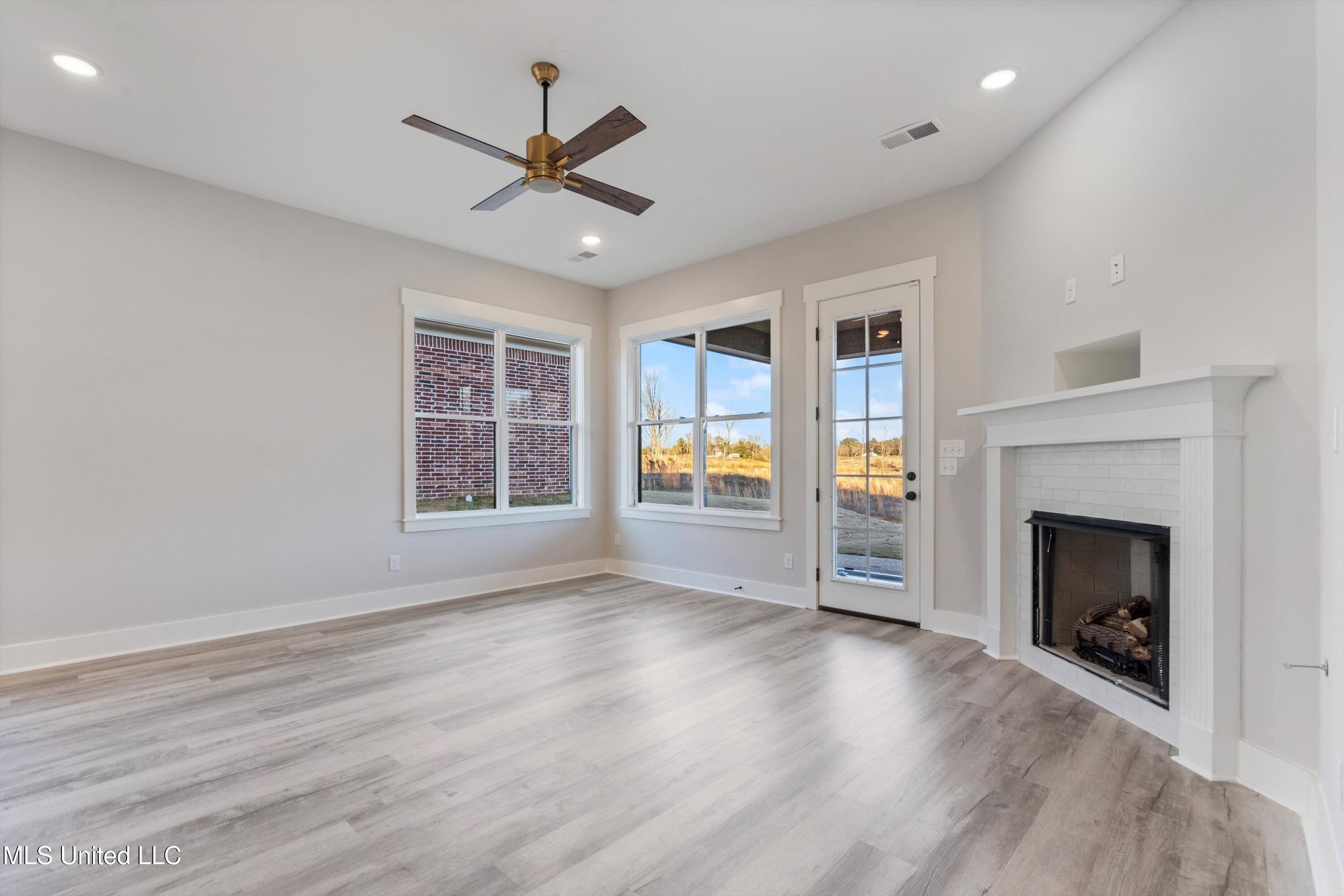3922 Swan Cove