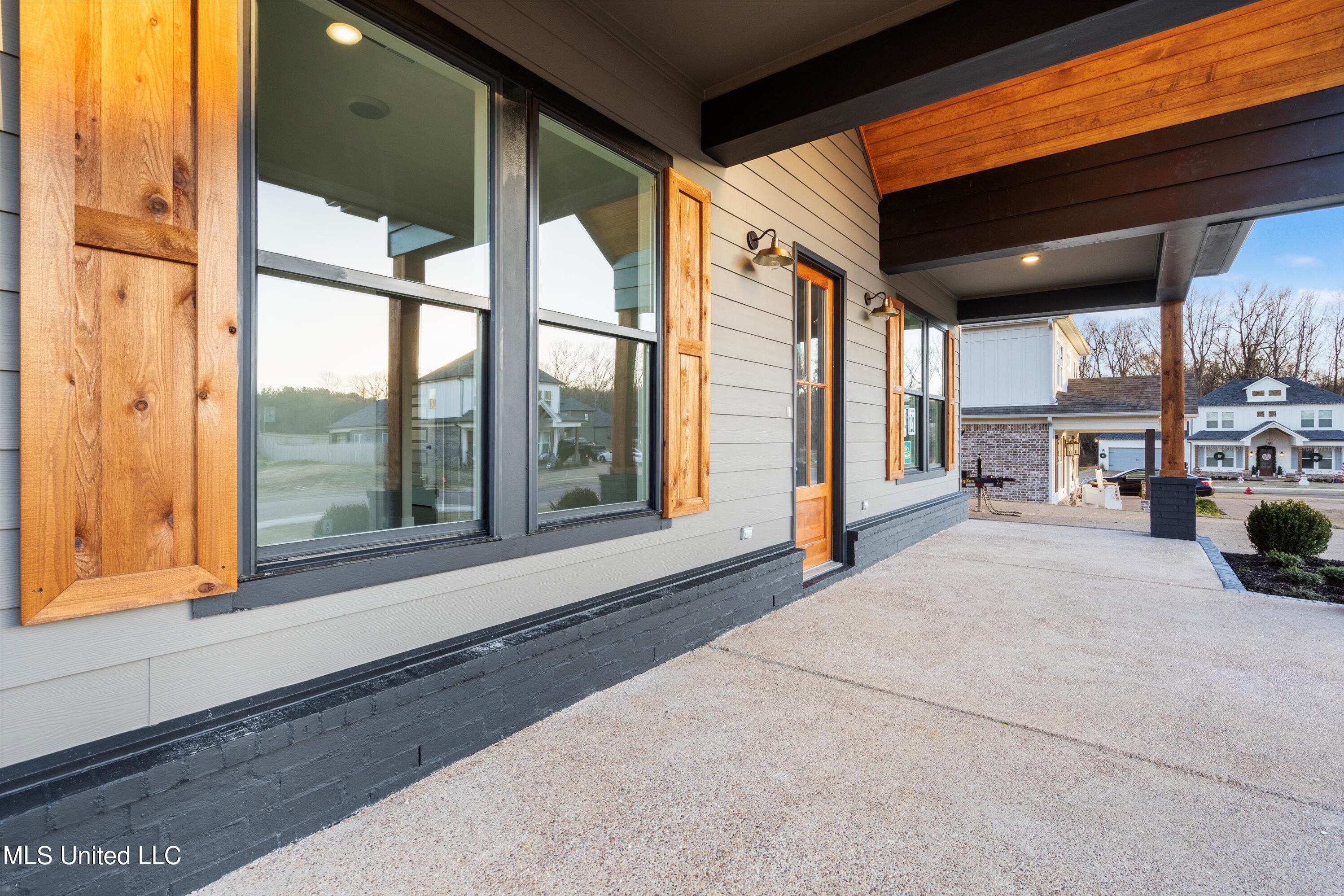 3922 Swan Cove