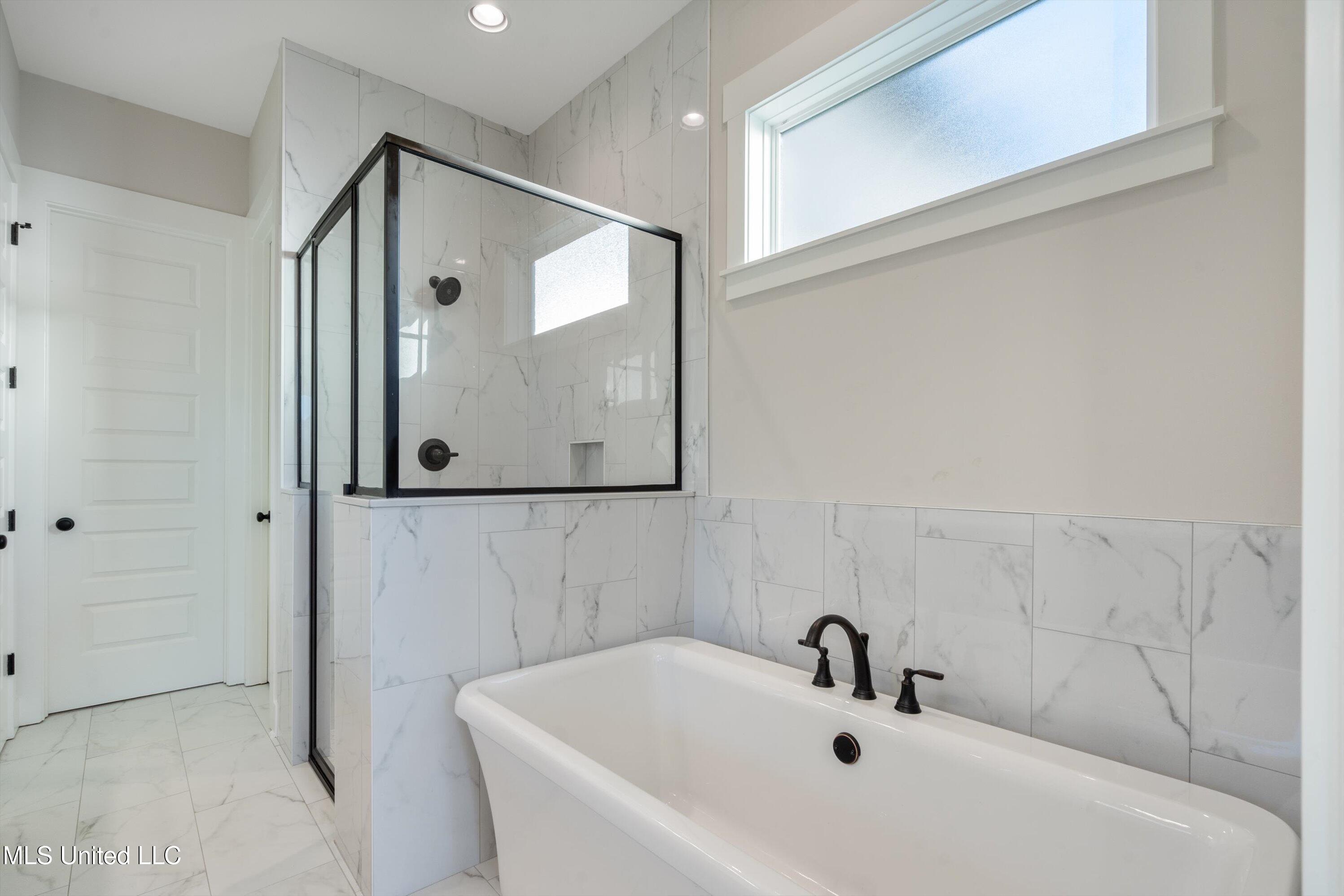 3922 Swan Cove