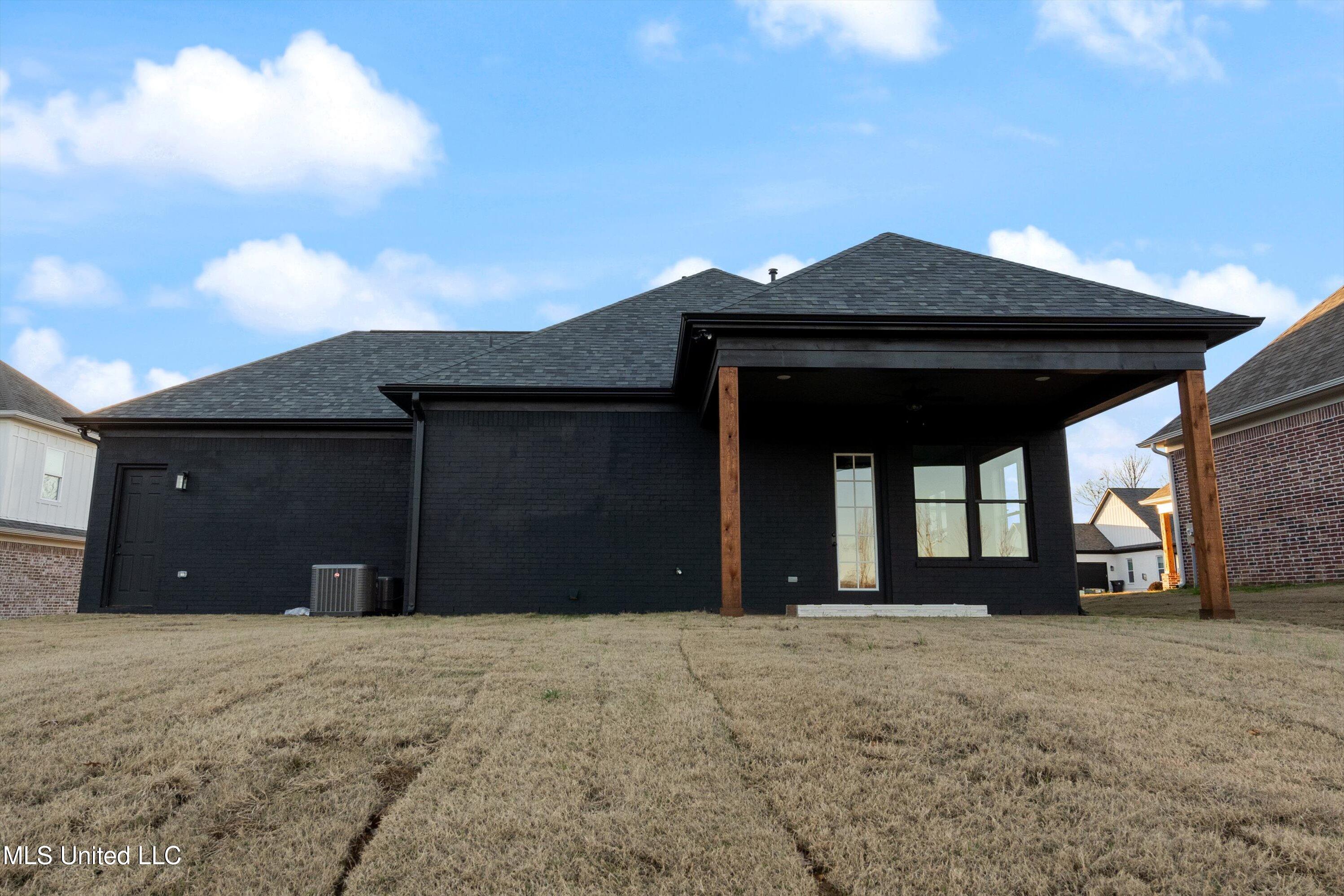 3922 Swan Cove