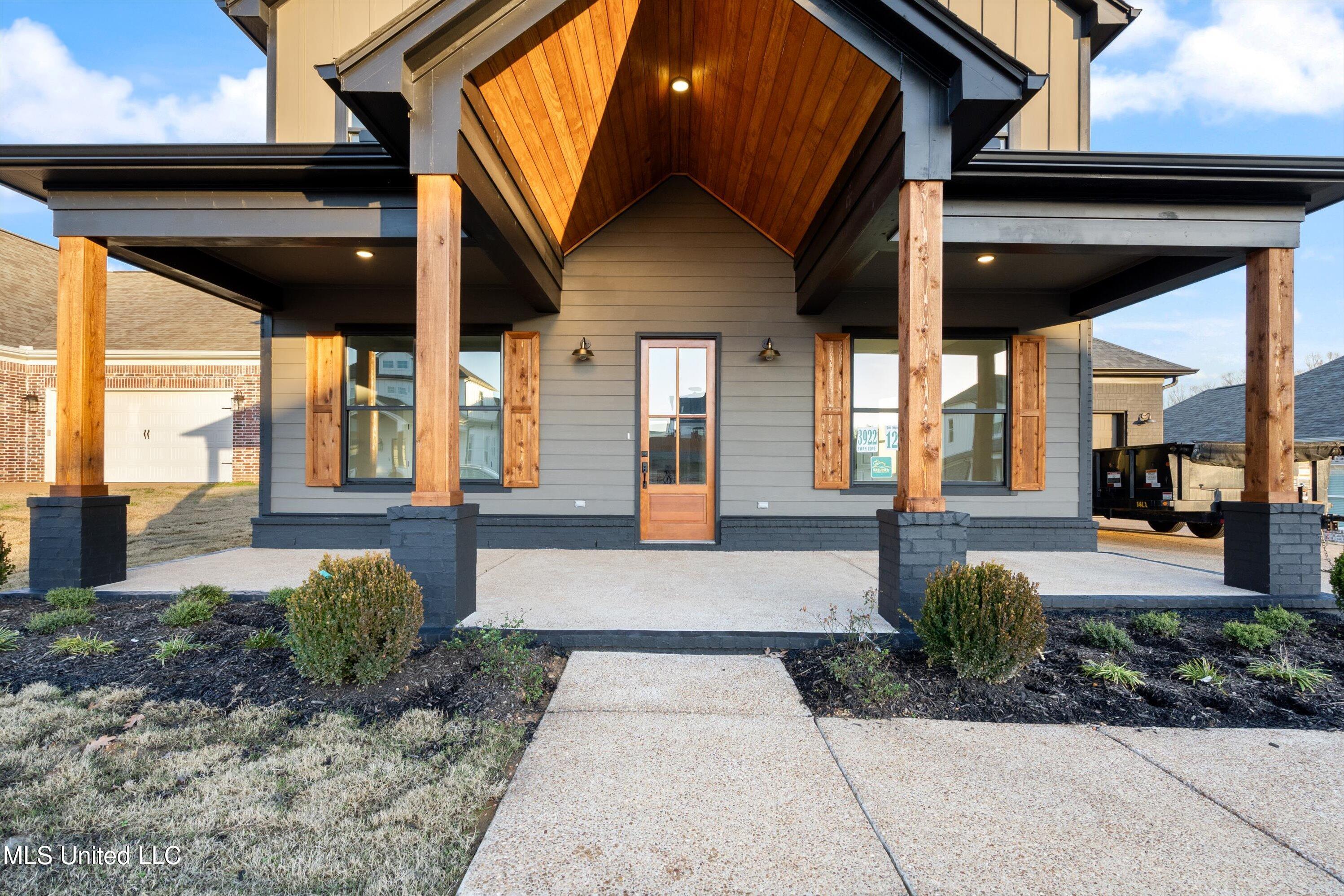 3922 Swan Cove