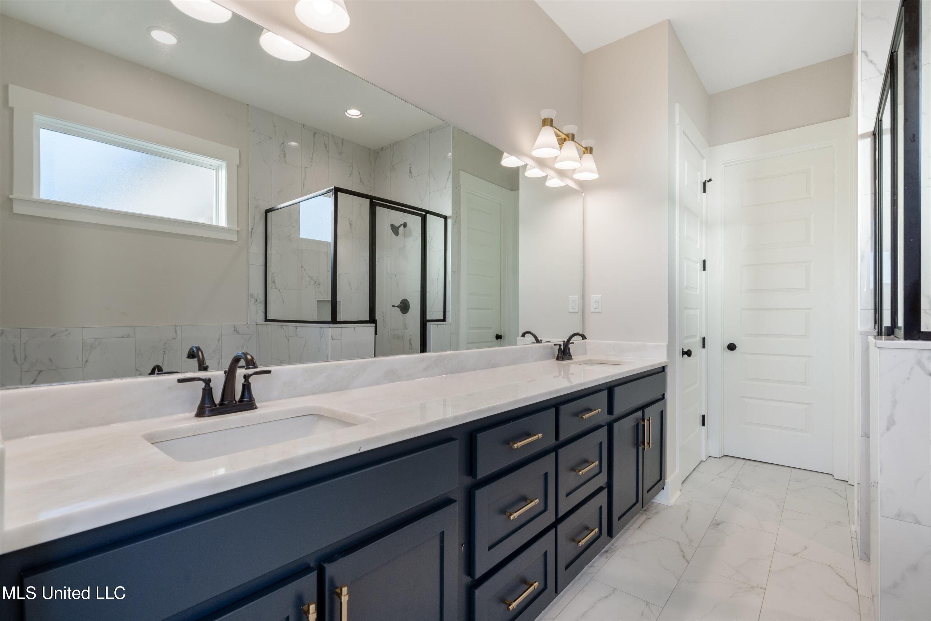 3922 Swan Cove