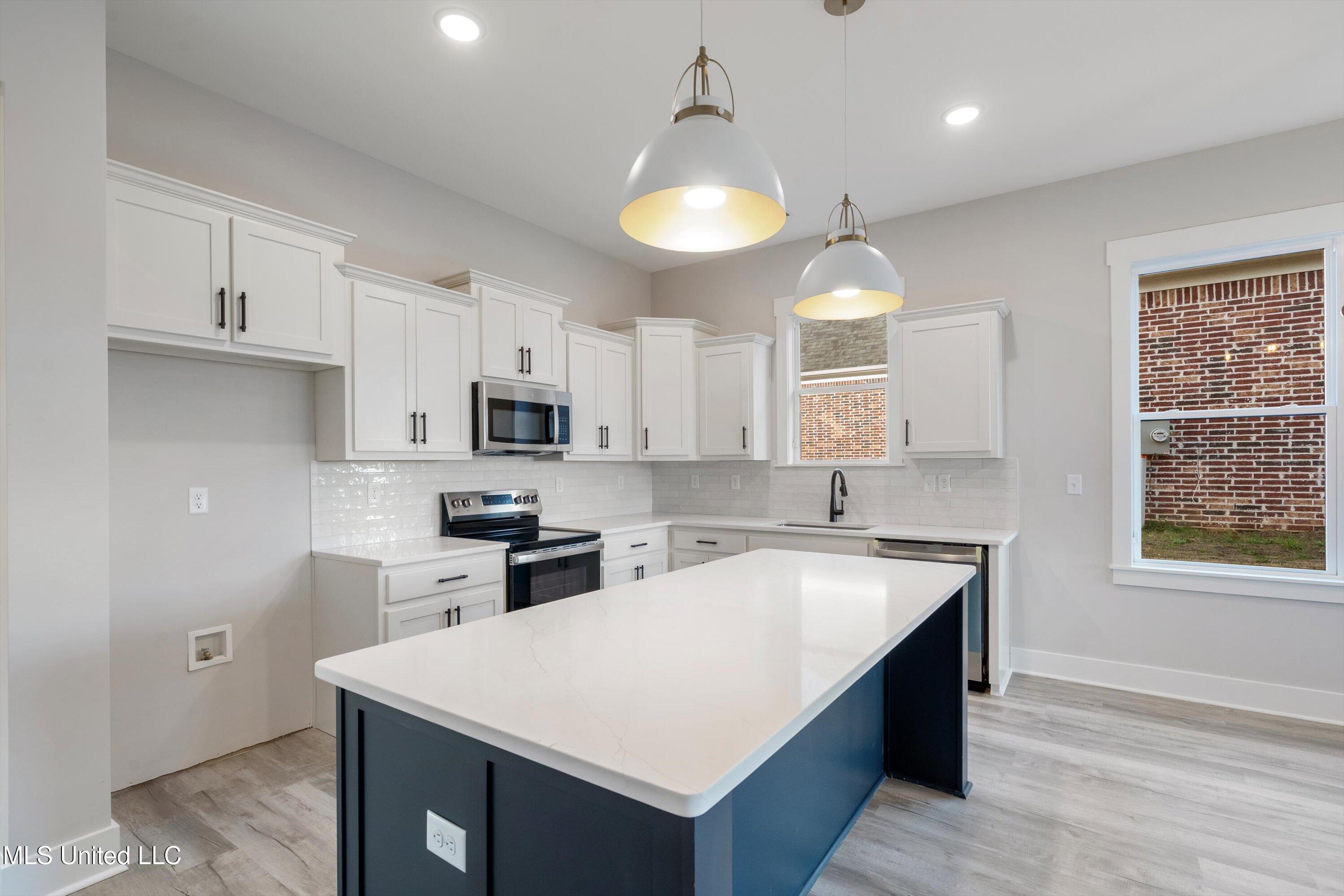 3922 Swan Cove
