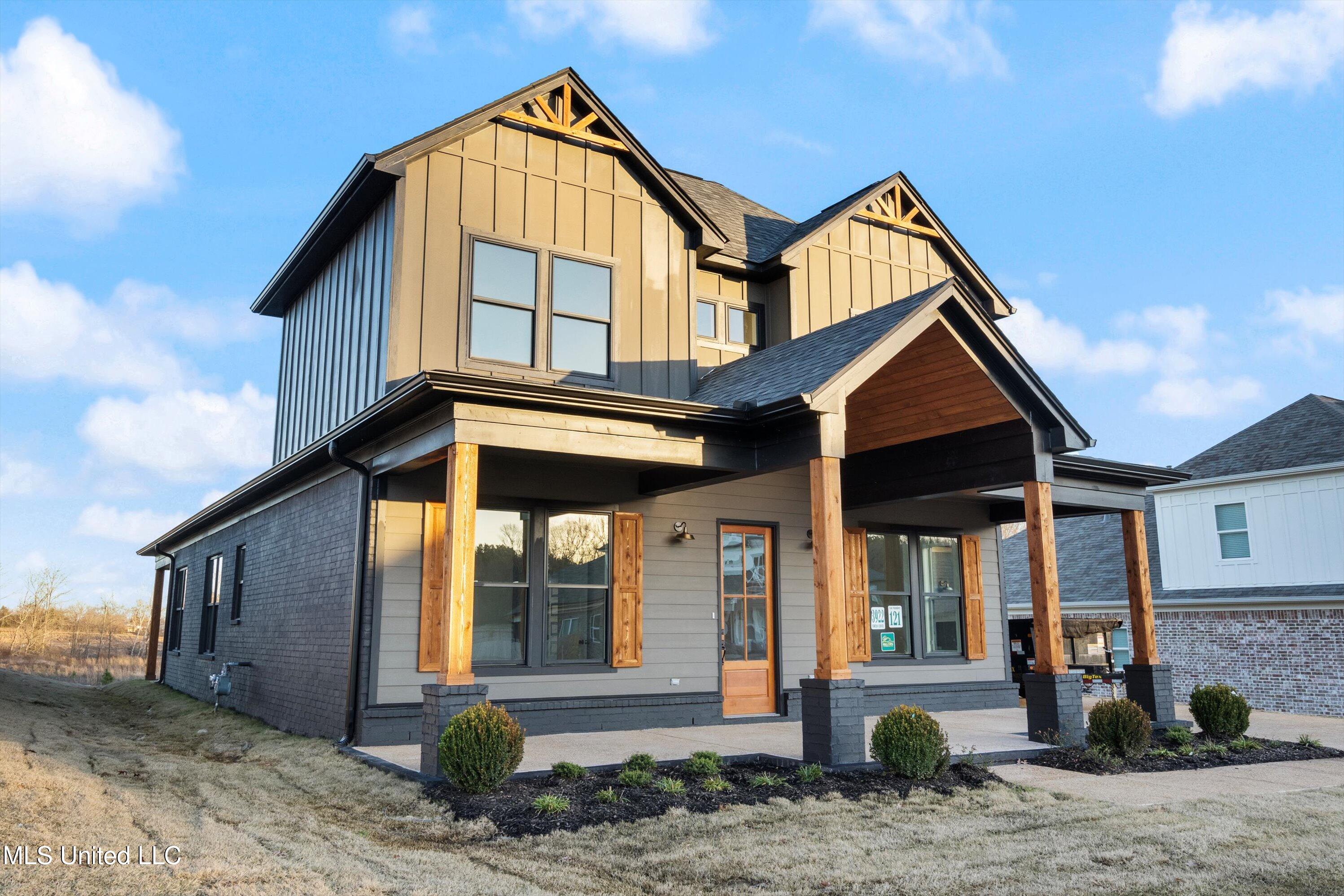 3922 Swan Cove