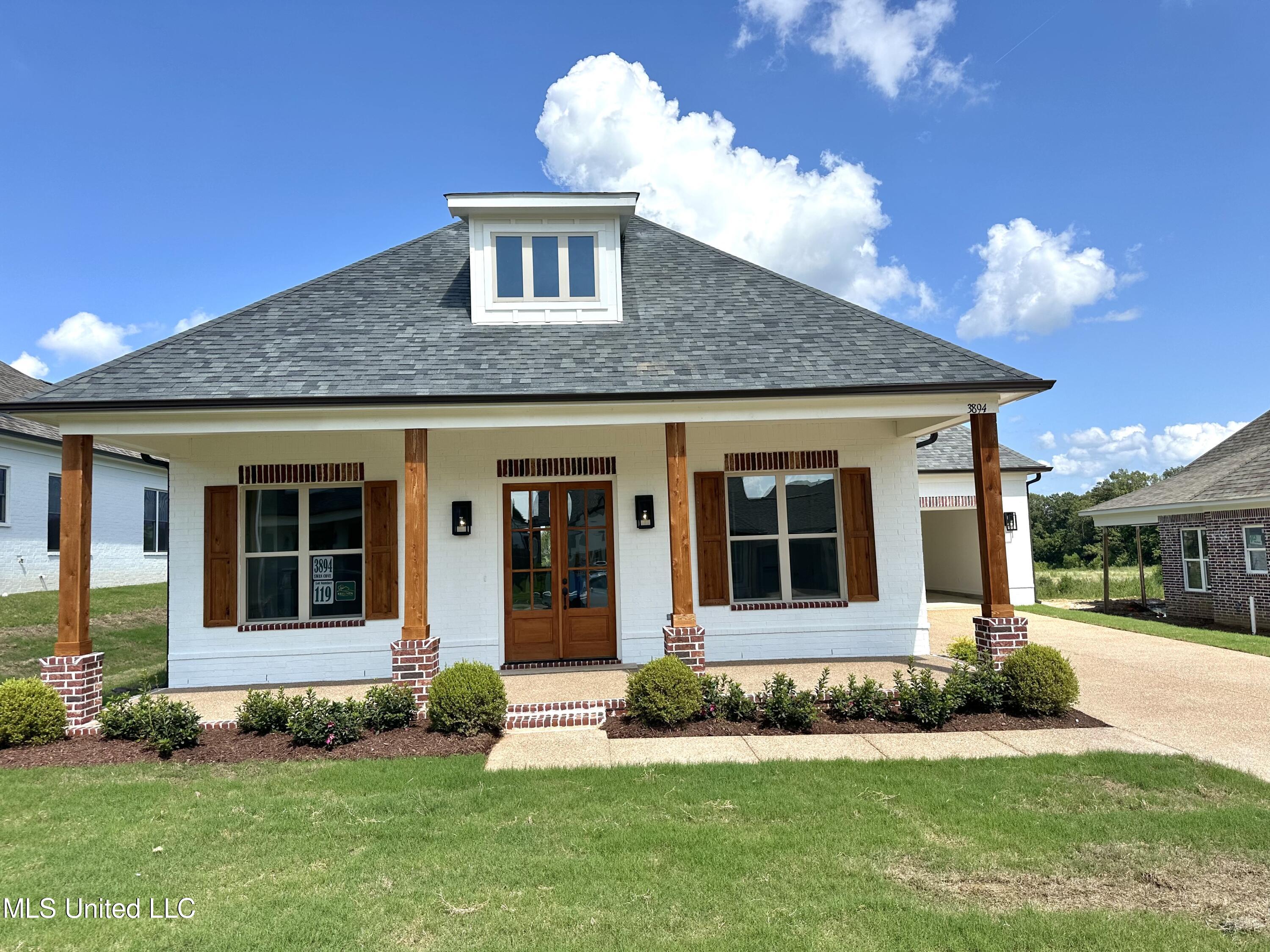 3894 Swan Cove