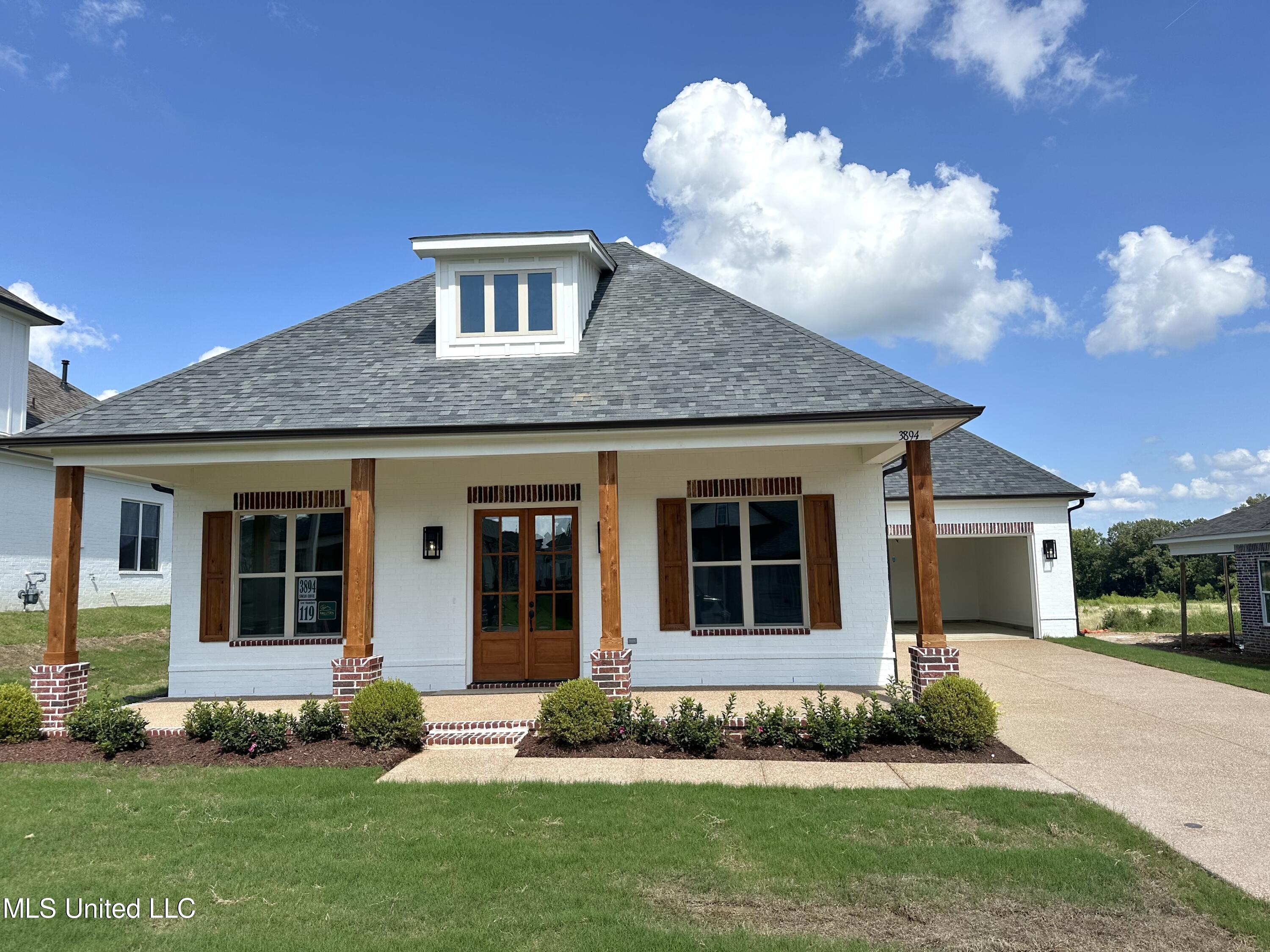 3894 Swan Cove