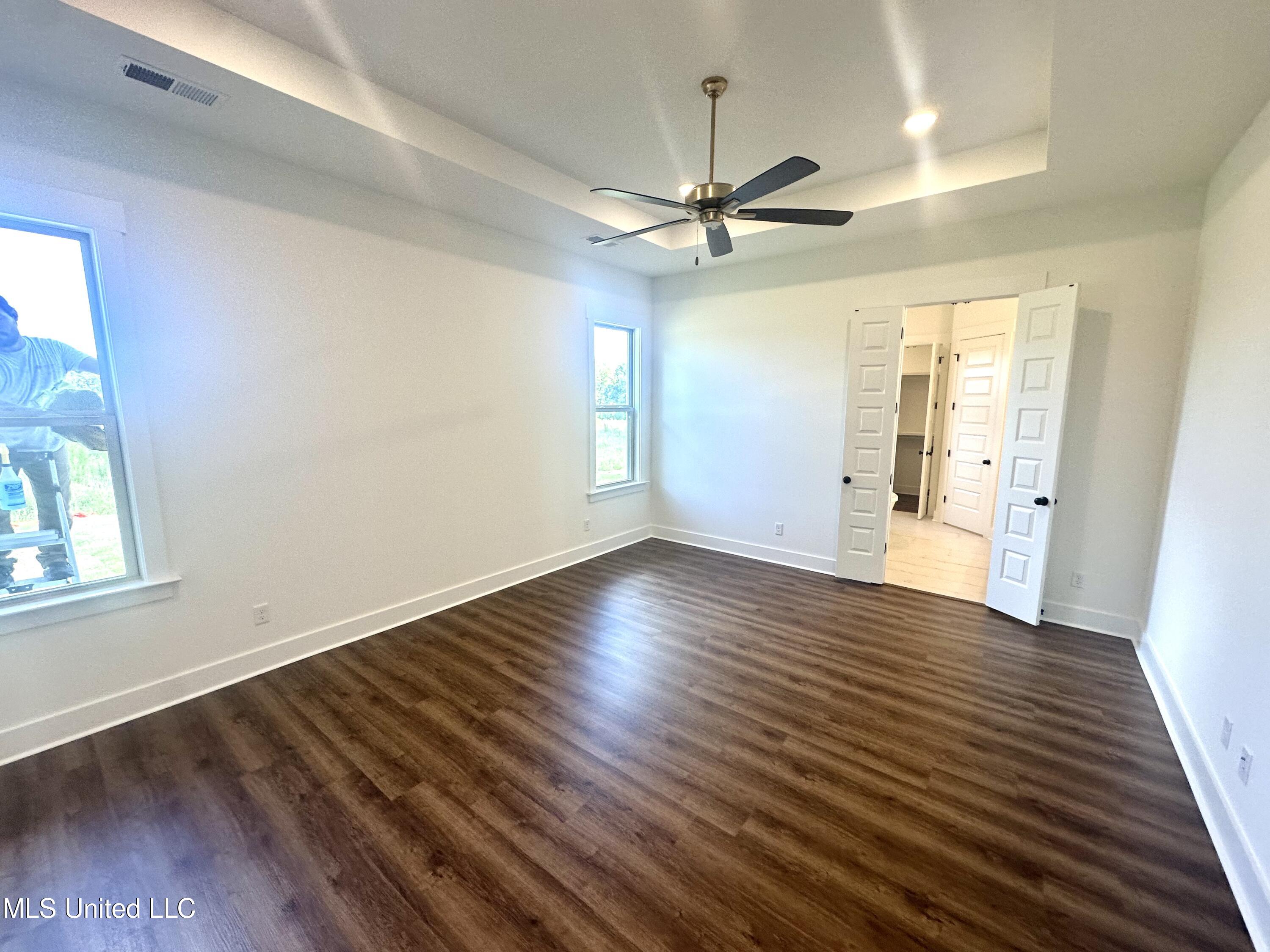 3894 Swan Cove
