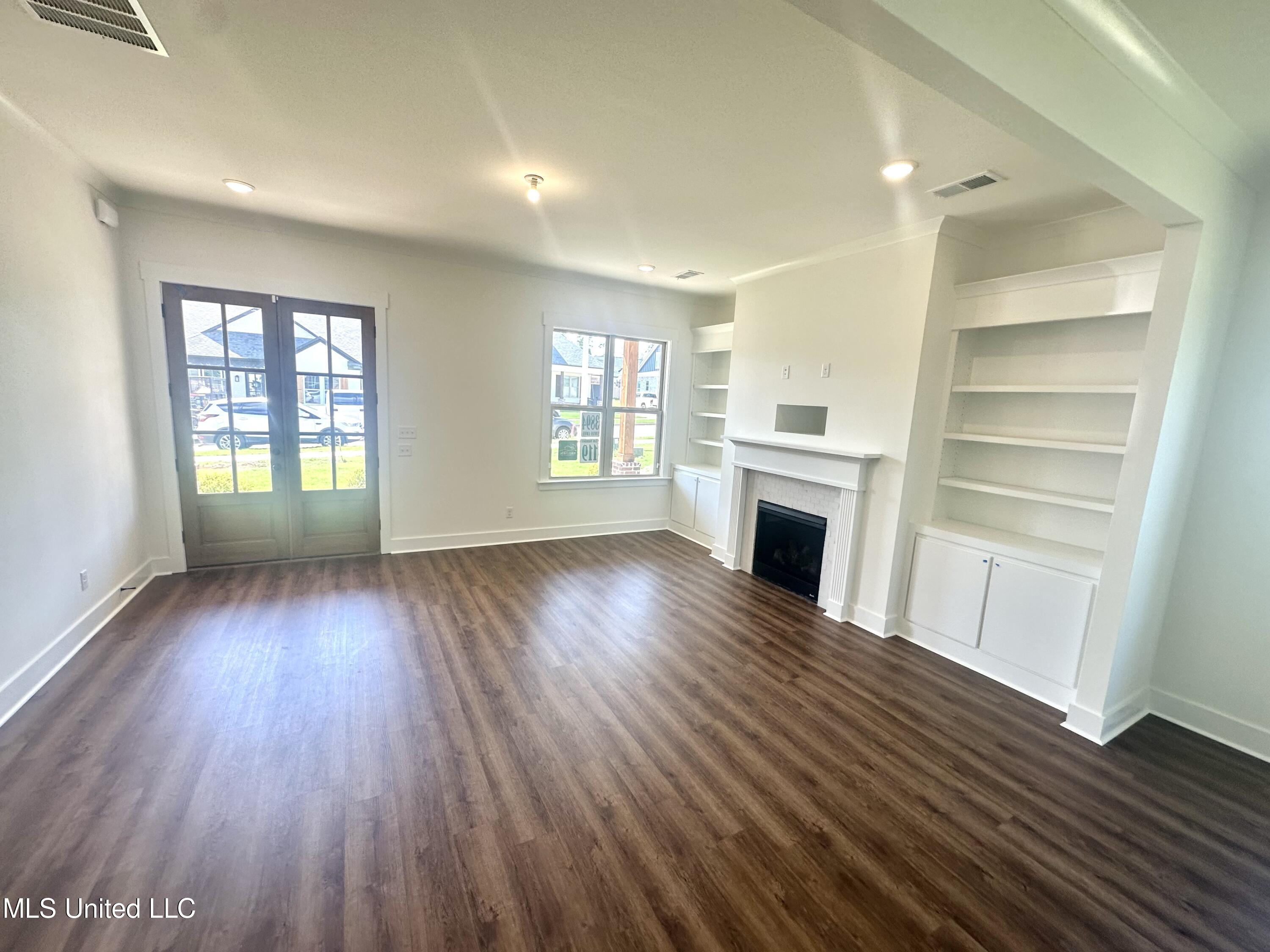 3894 Swan Cove