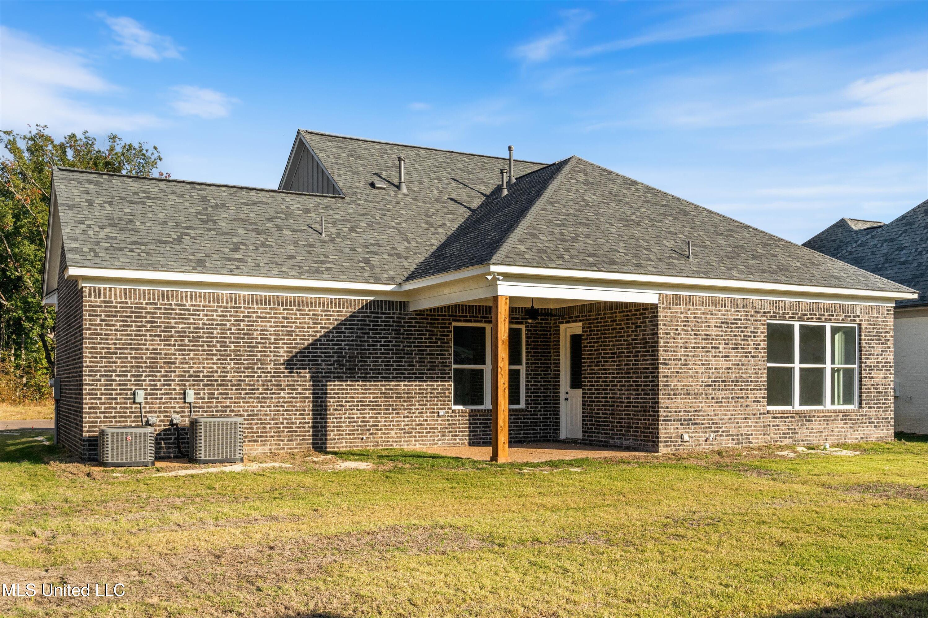 3847 Swan Cove