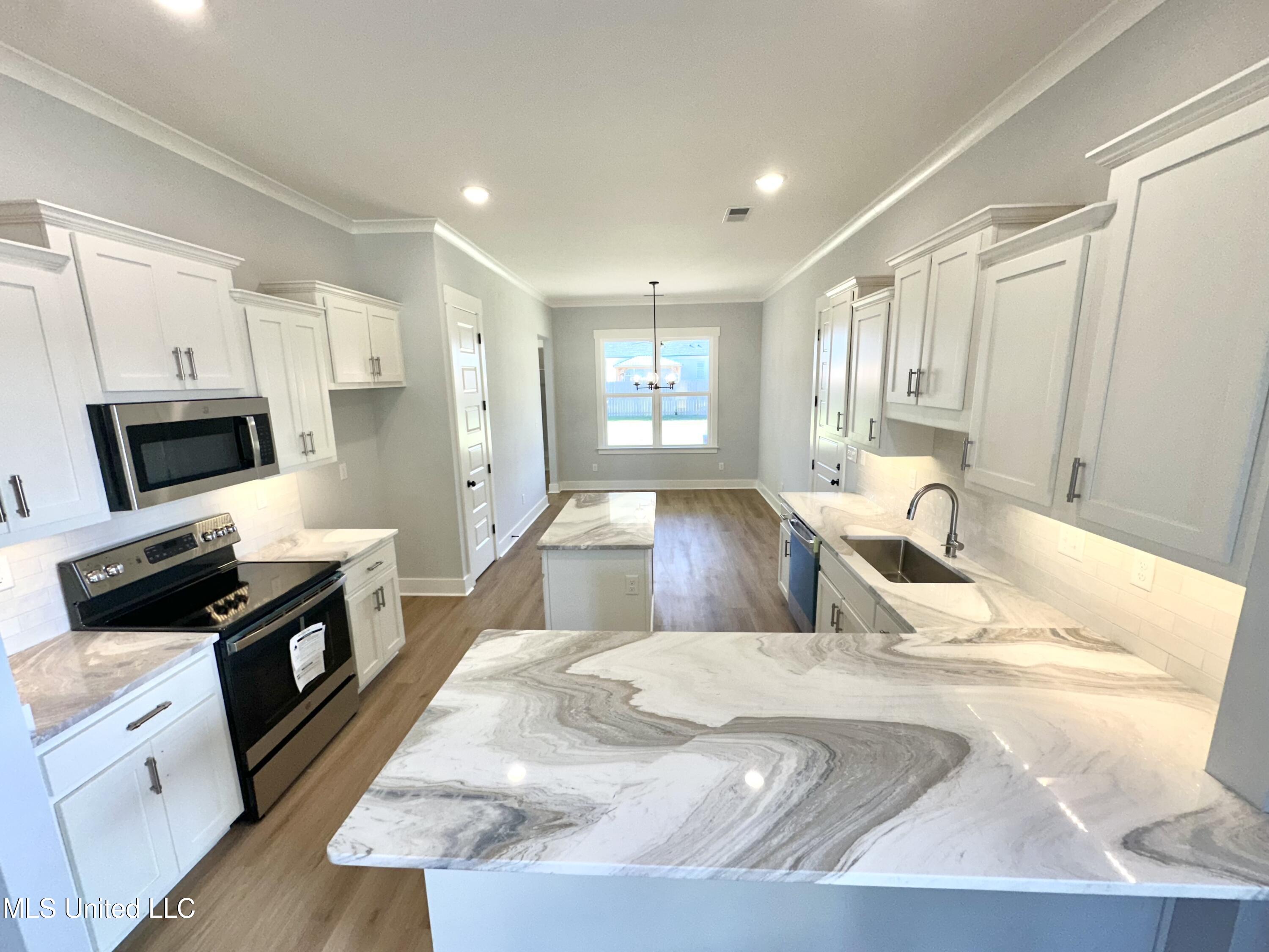 3847 Swan Cove