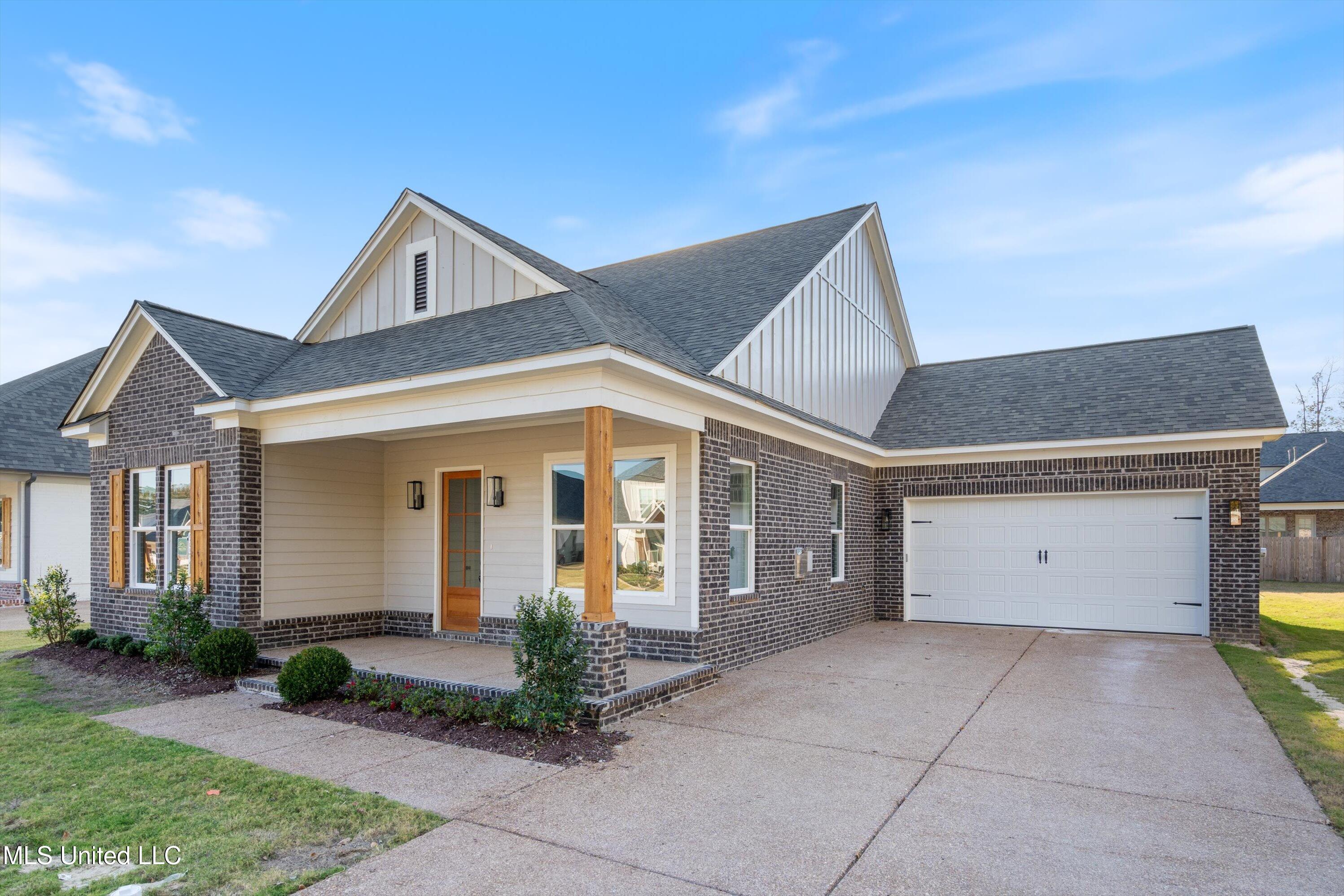 3847 Swan Cove