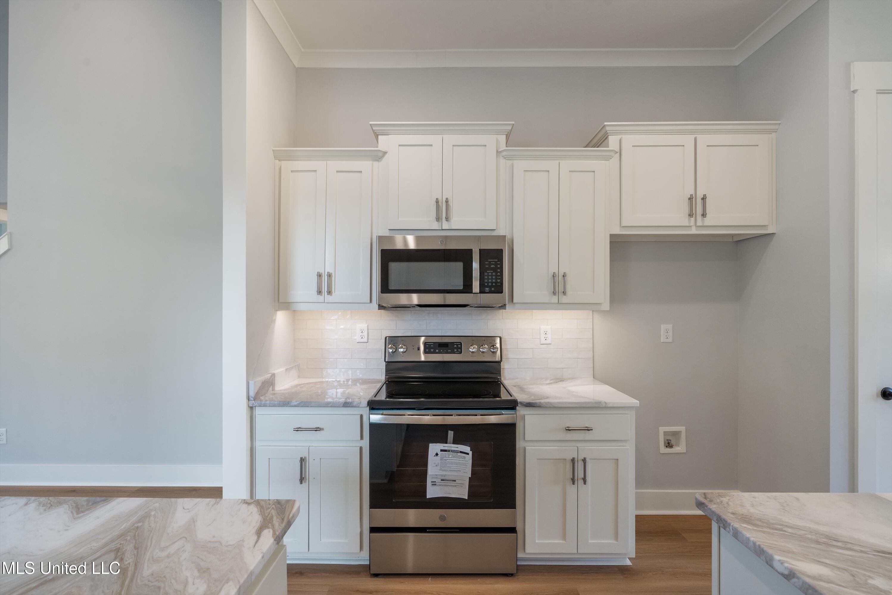 3847 Swan Cove