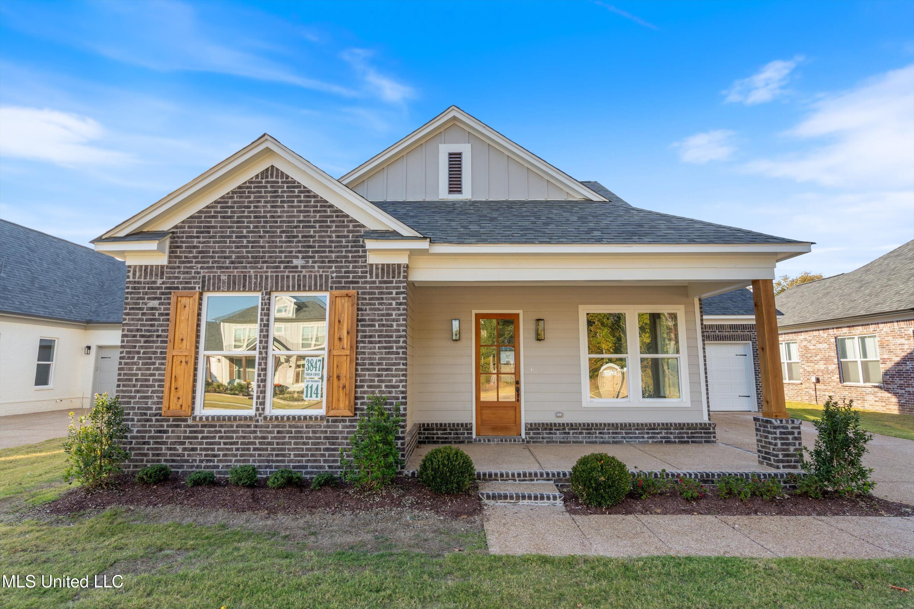 3847 Swan Cove
