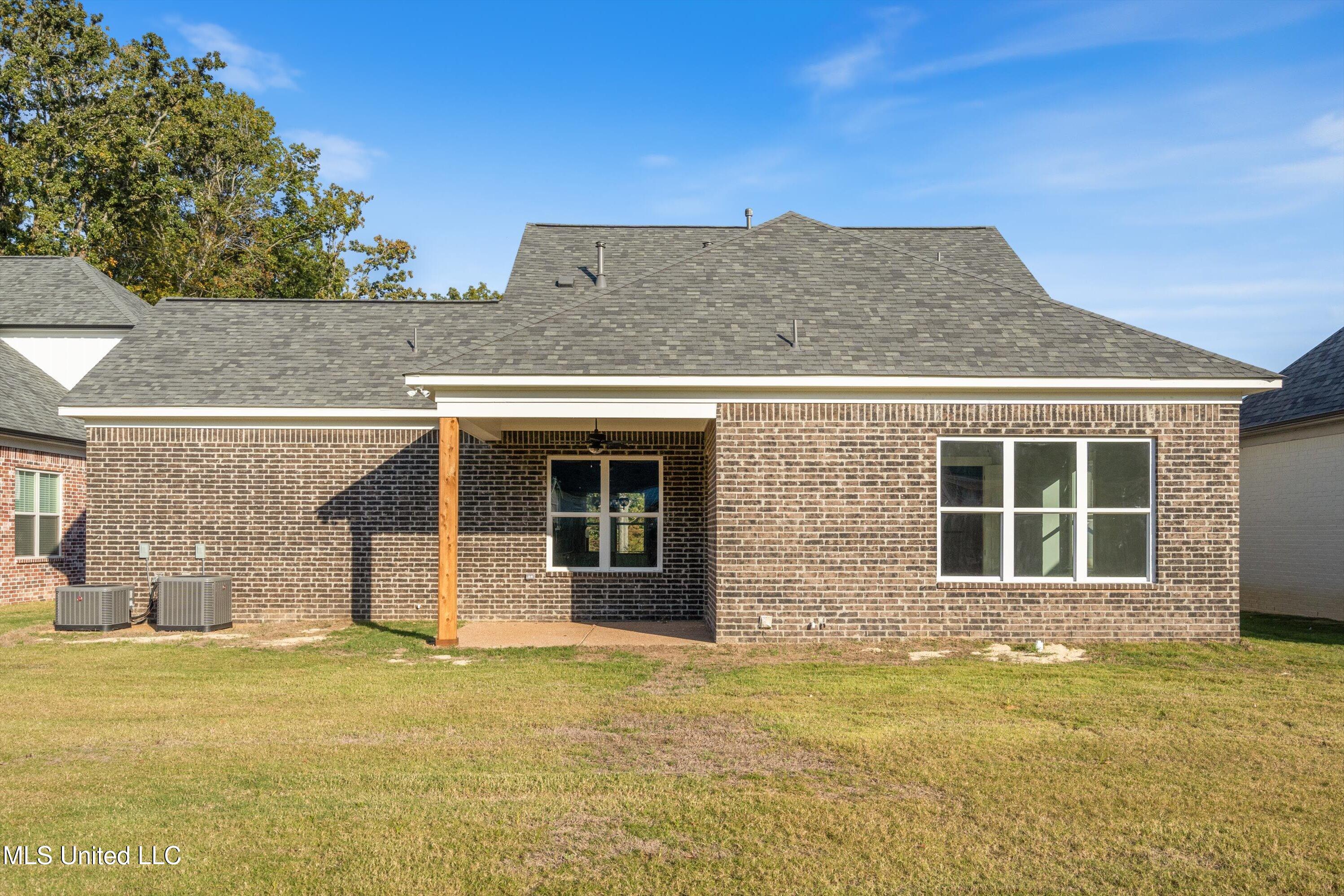 3847 Swan Cove
