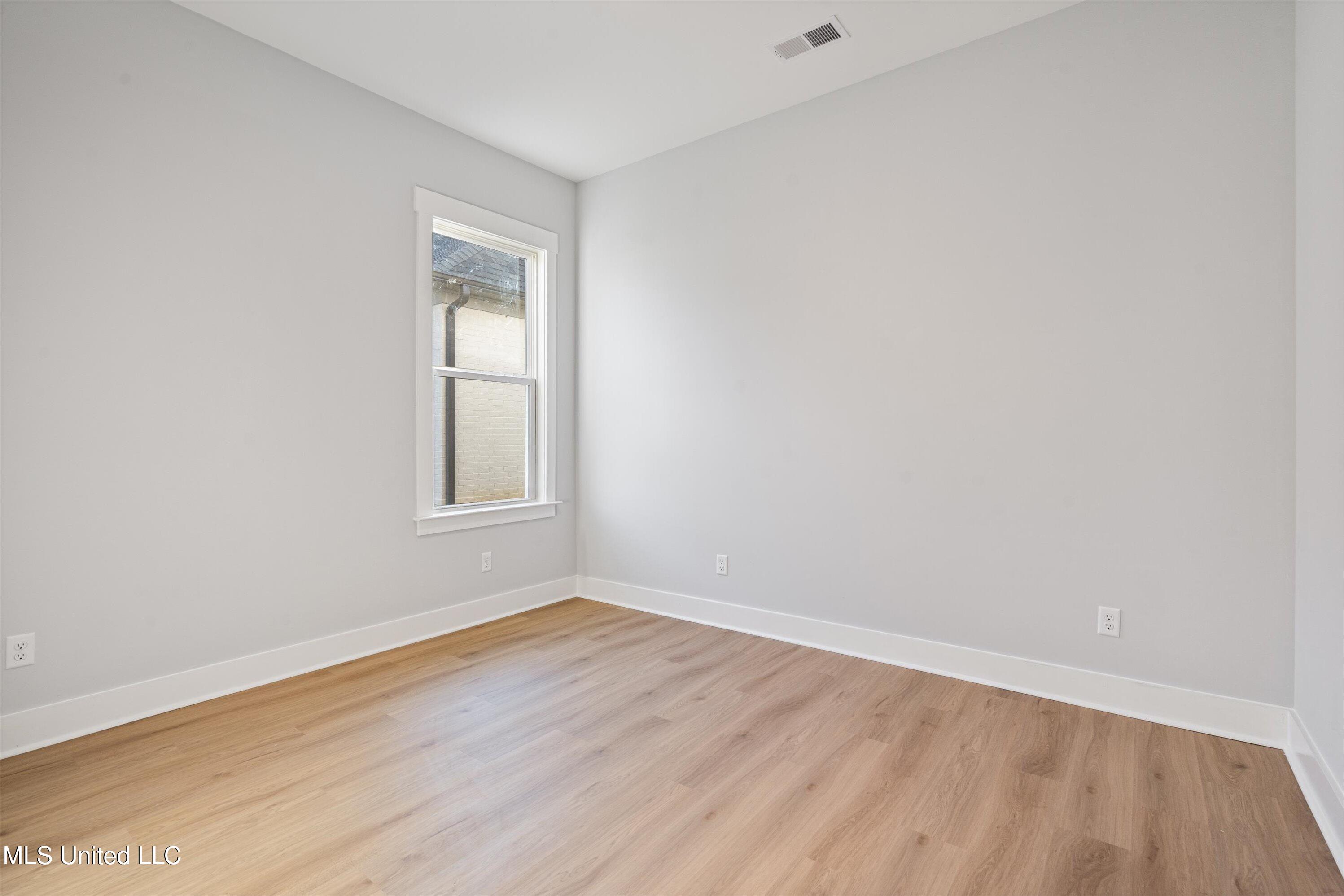 3847 Swan Cove