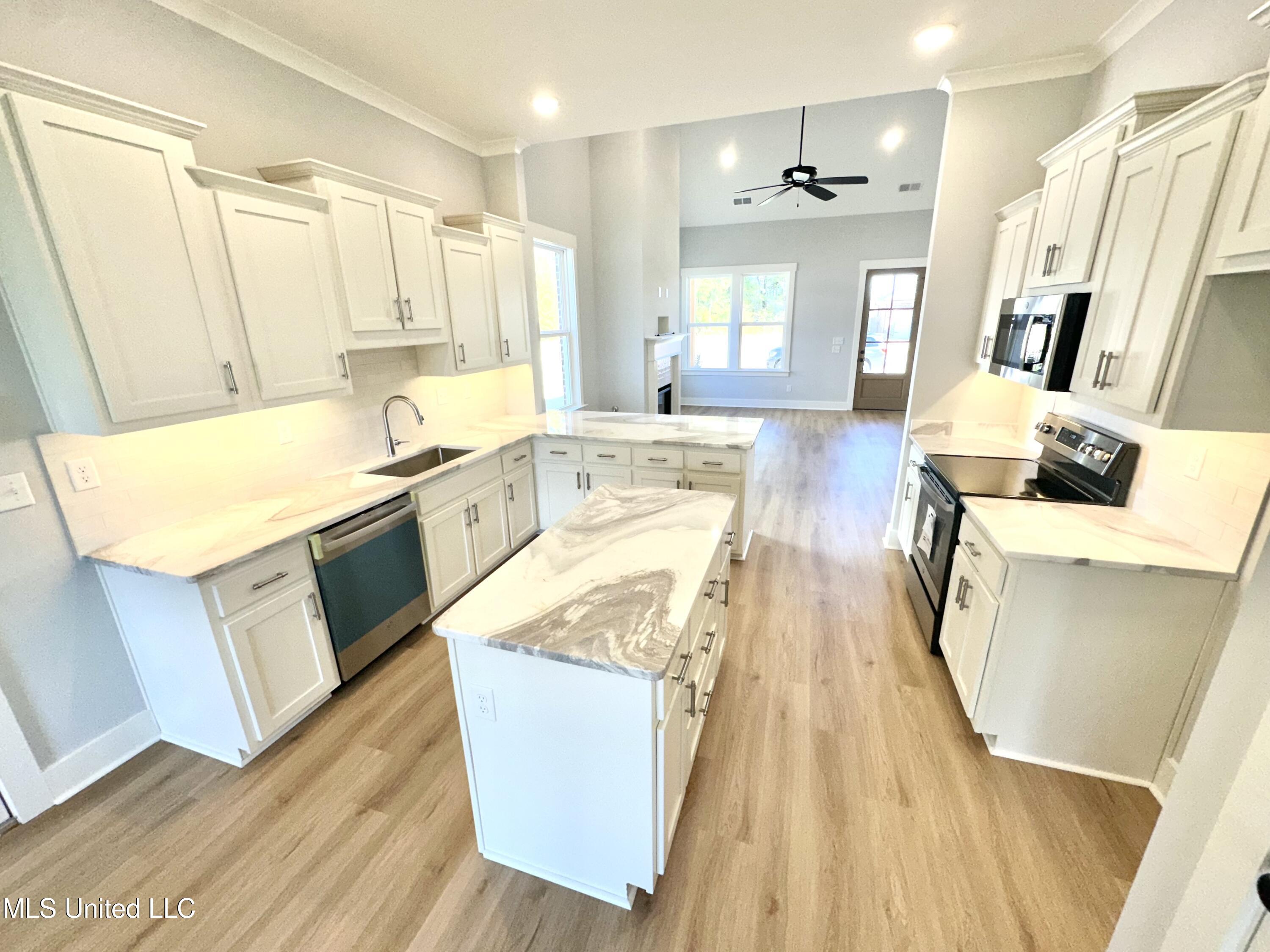 3847 Swan Cove