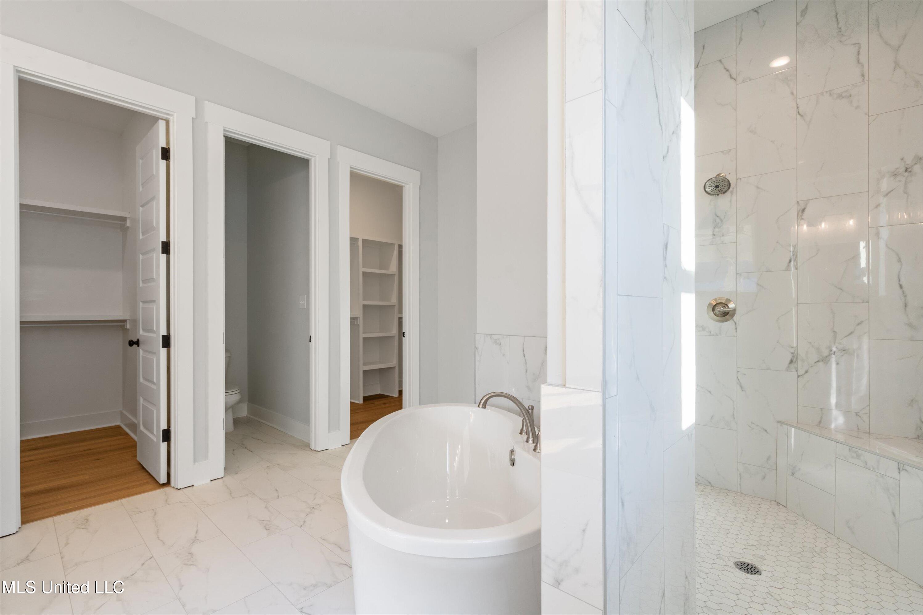 3847 Swan Cove