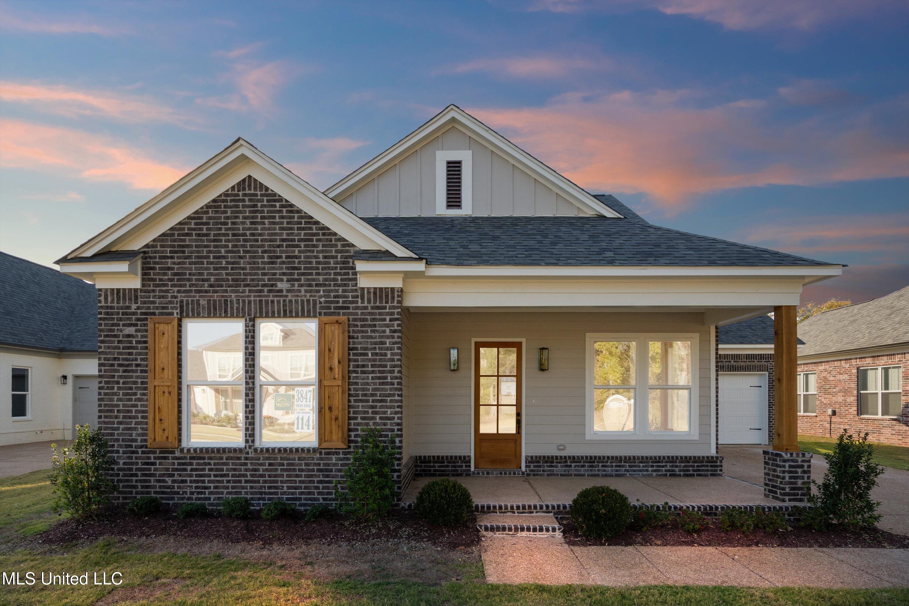 3847 Swan Cove