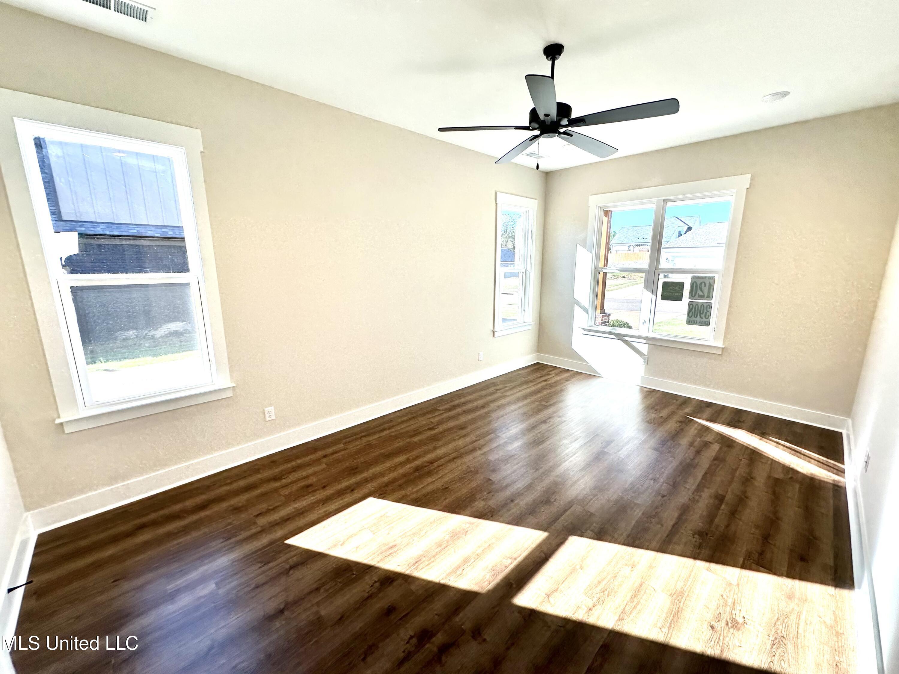 3908 Swan Cove