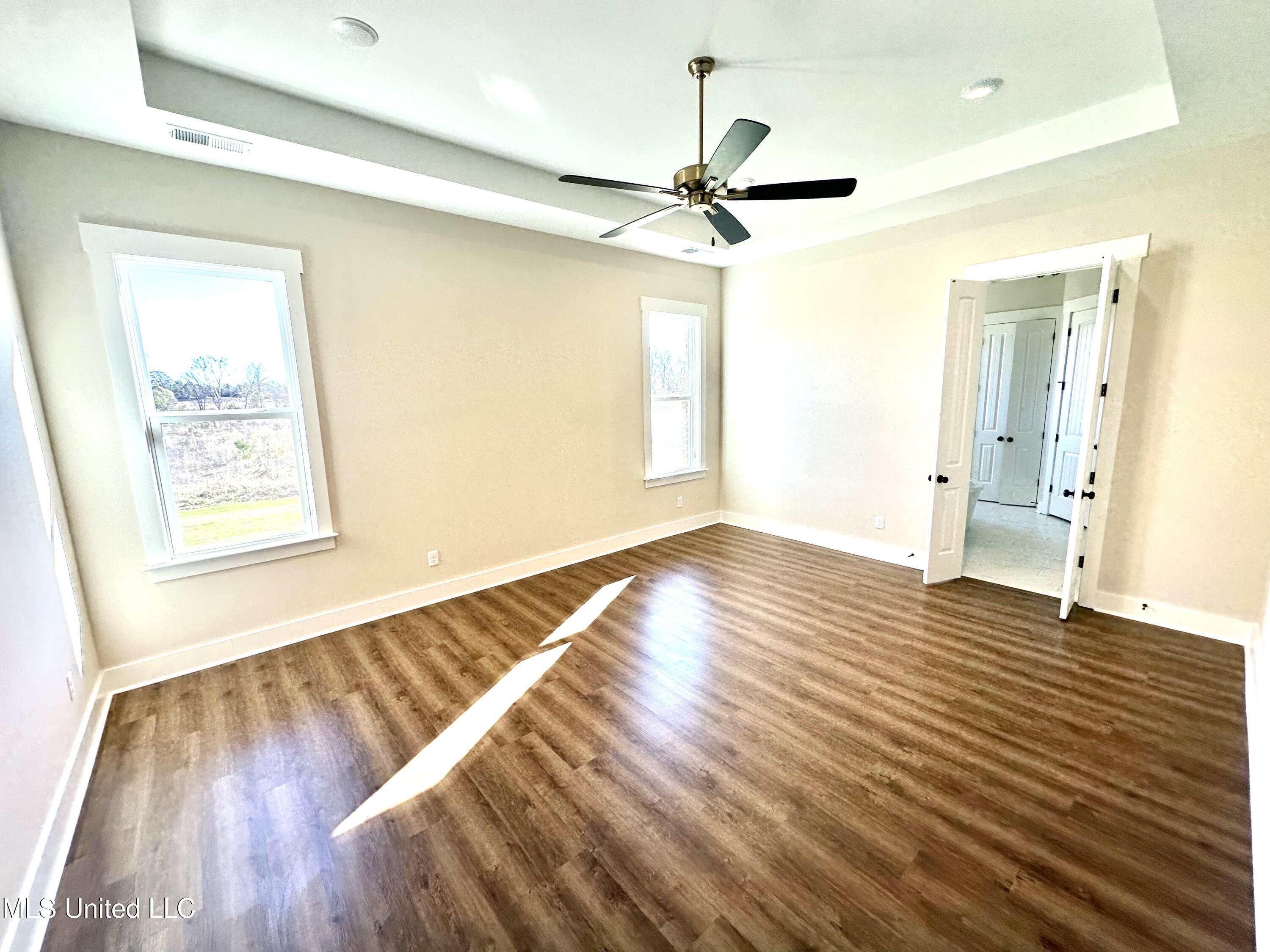 3908 Swan Cove