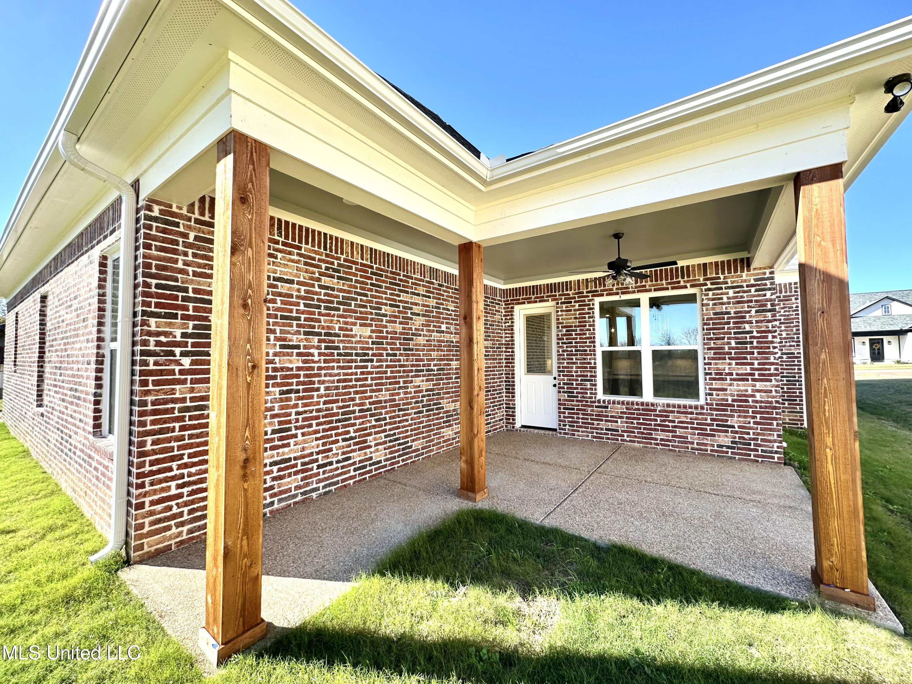3908 Swan Cove