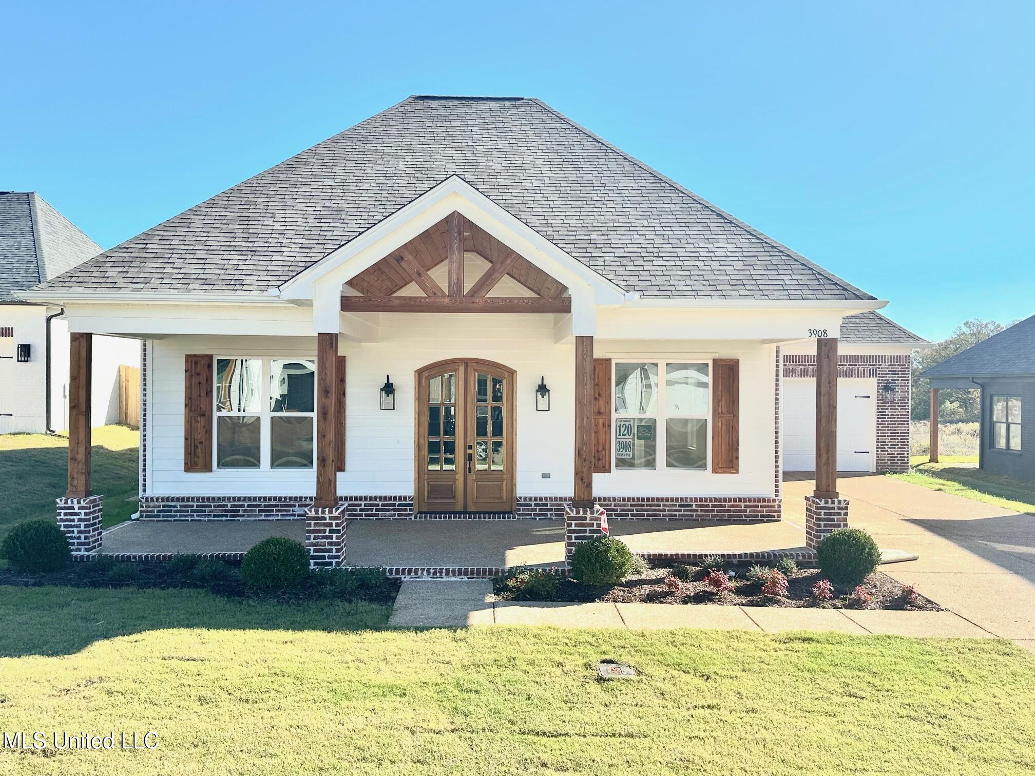 3908 Swan Cove