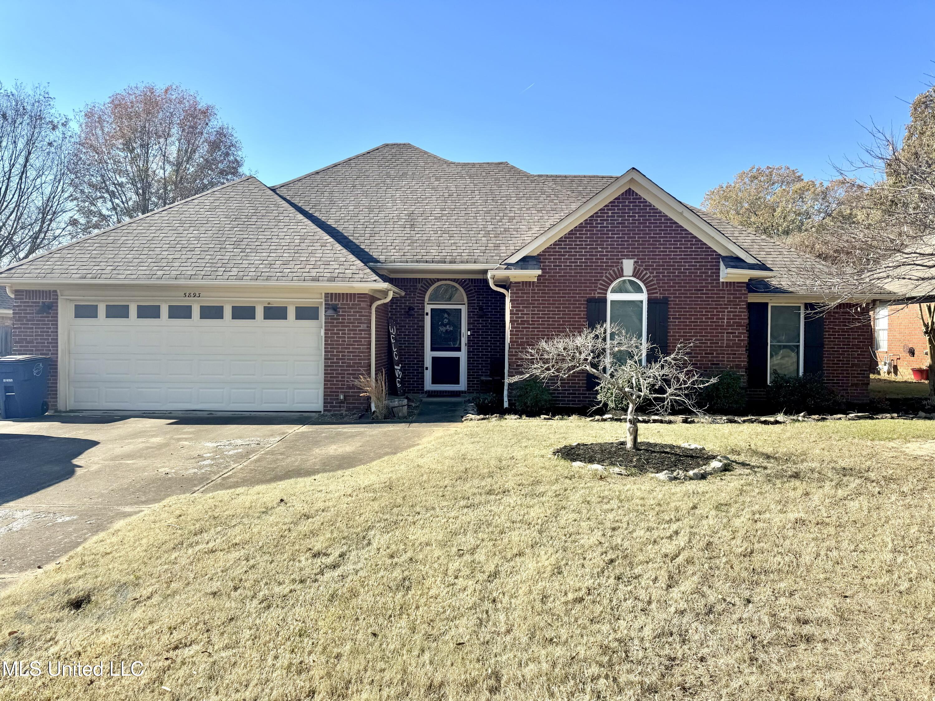5893 E White Ridge Circle