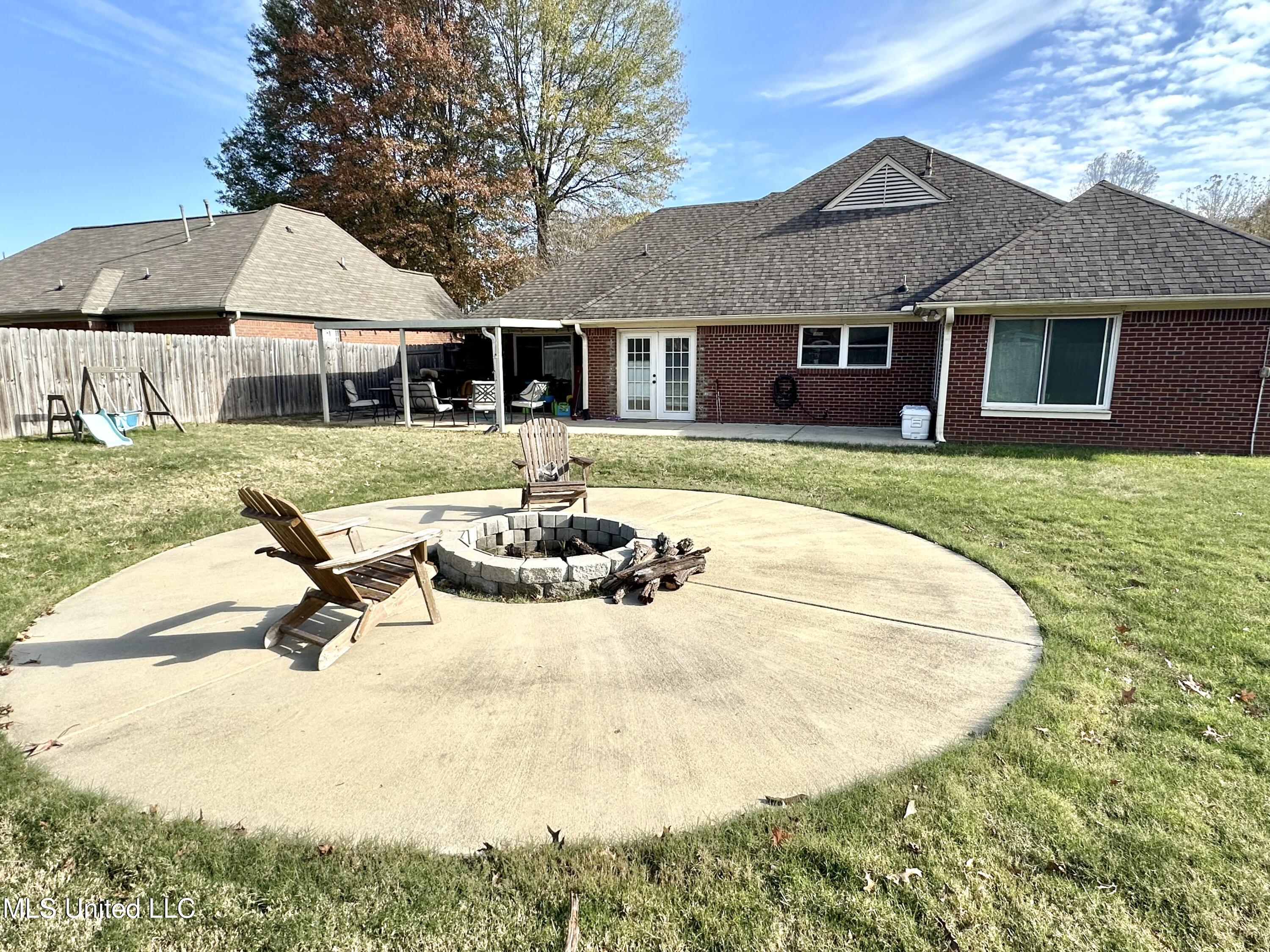 5893 E White Ridge Circle