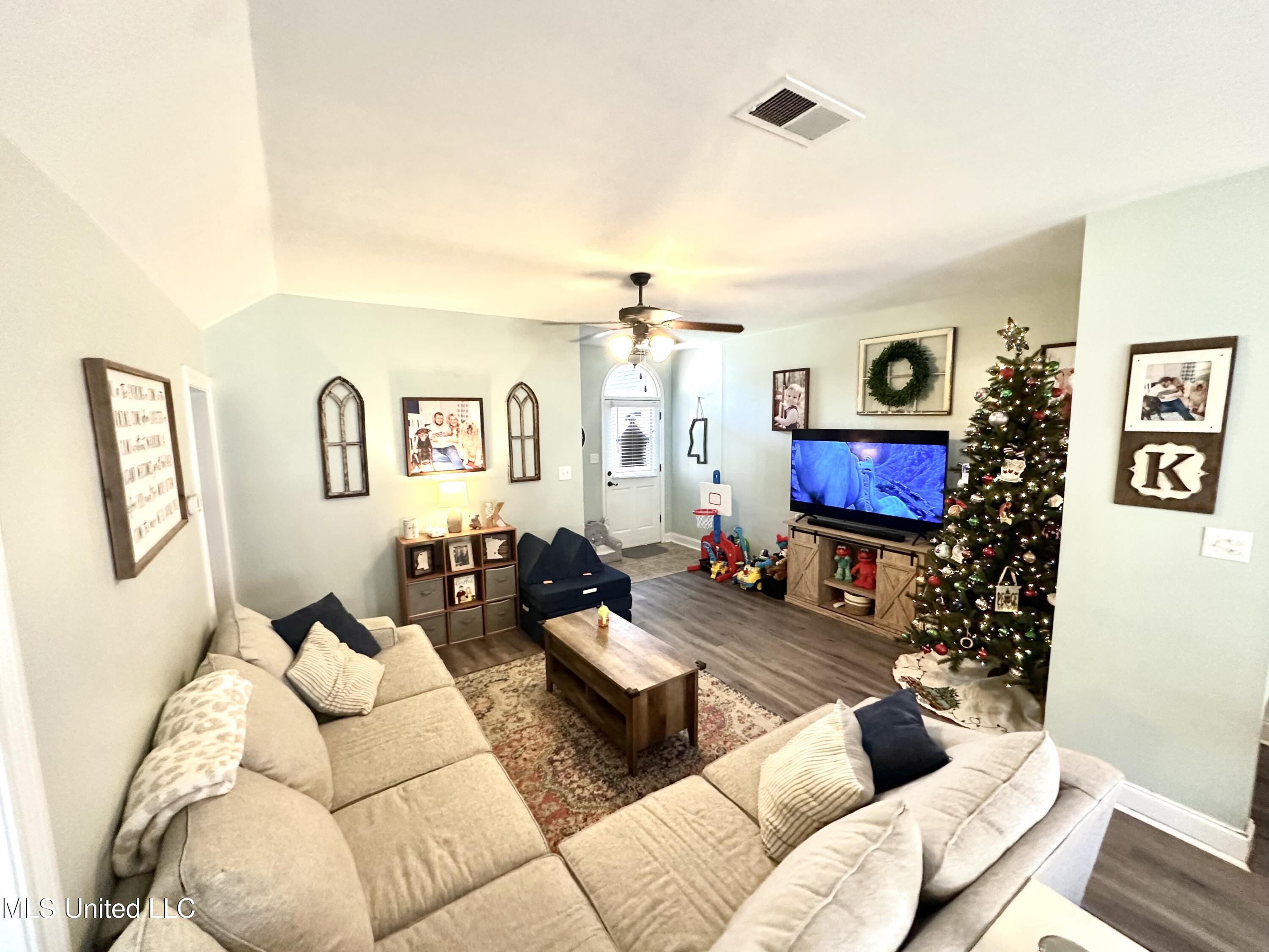 5893 E White Ridge Circle