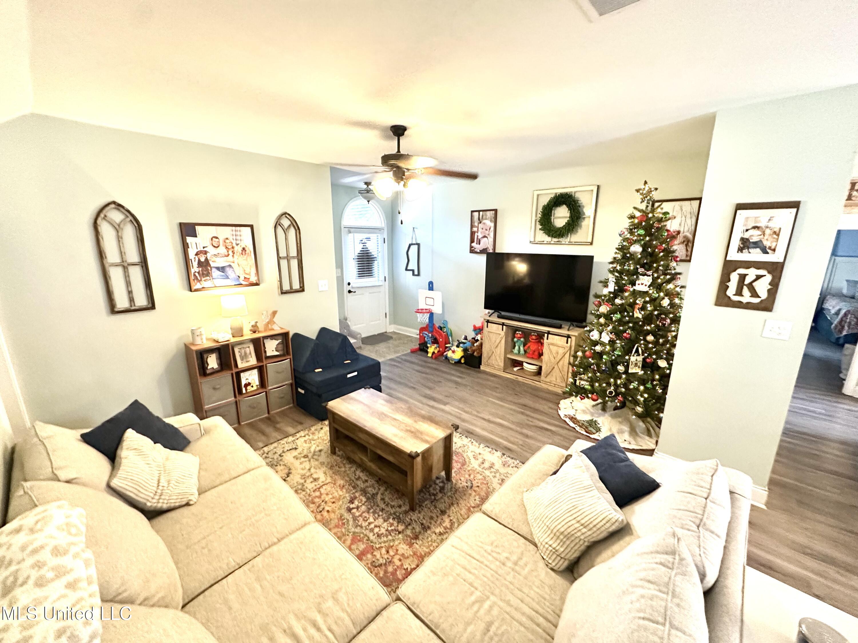 5893 E White Ridge Circle
