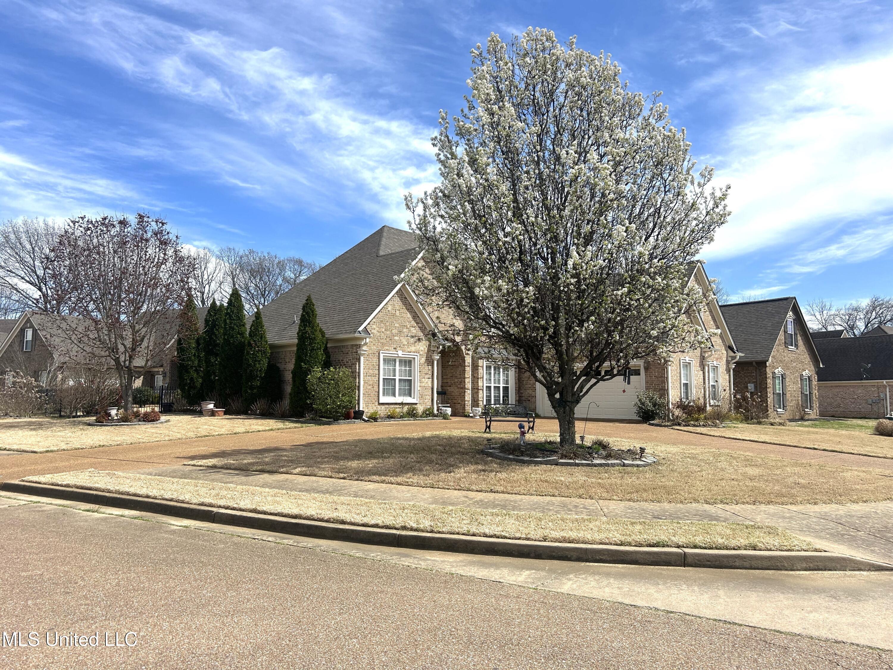 3570 E Enclave Drive