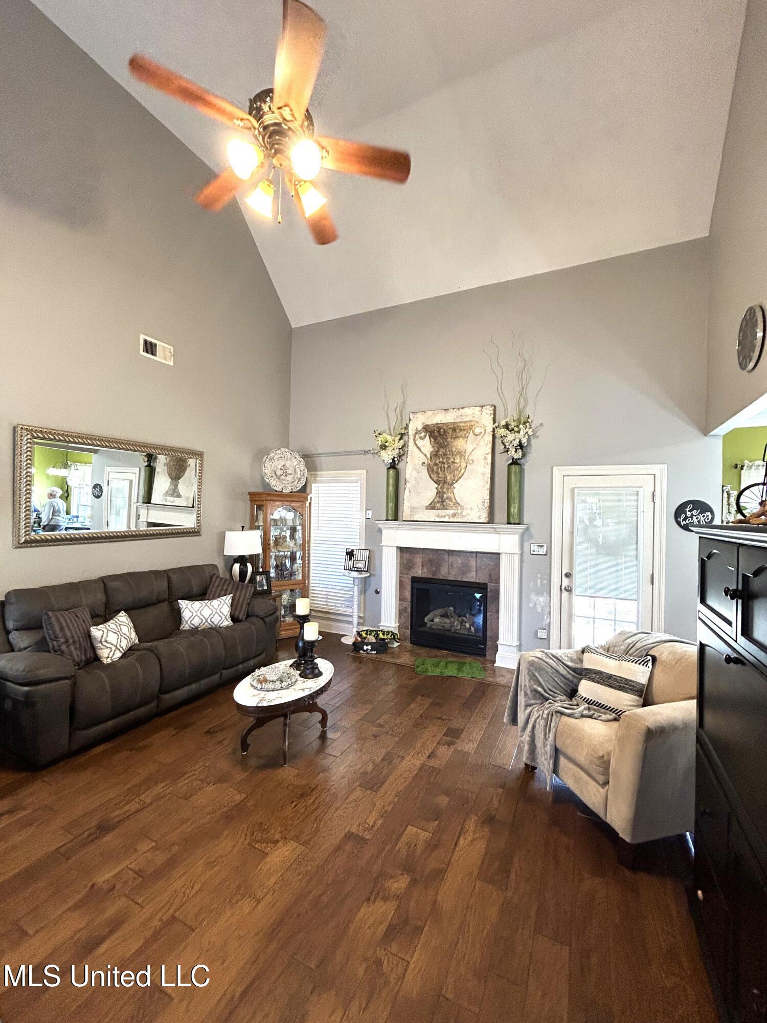 3570 E Enclave Drive