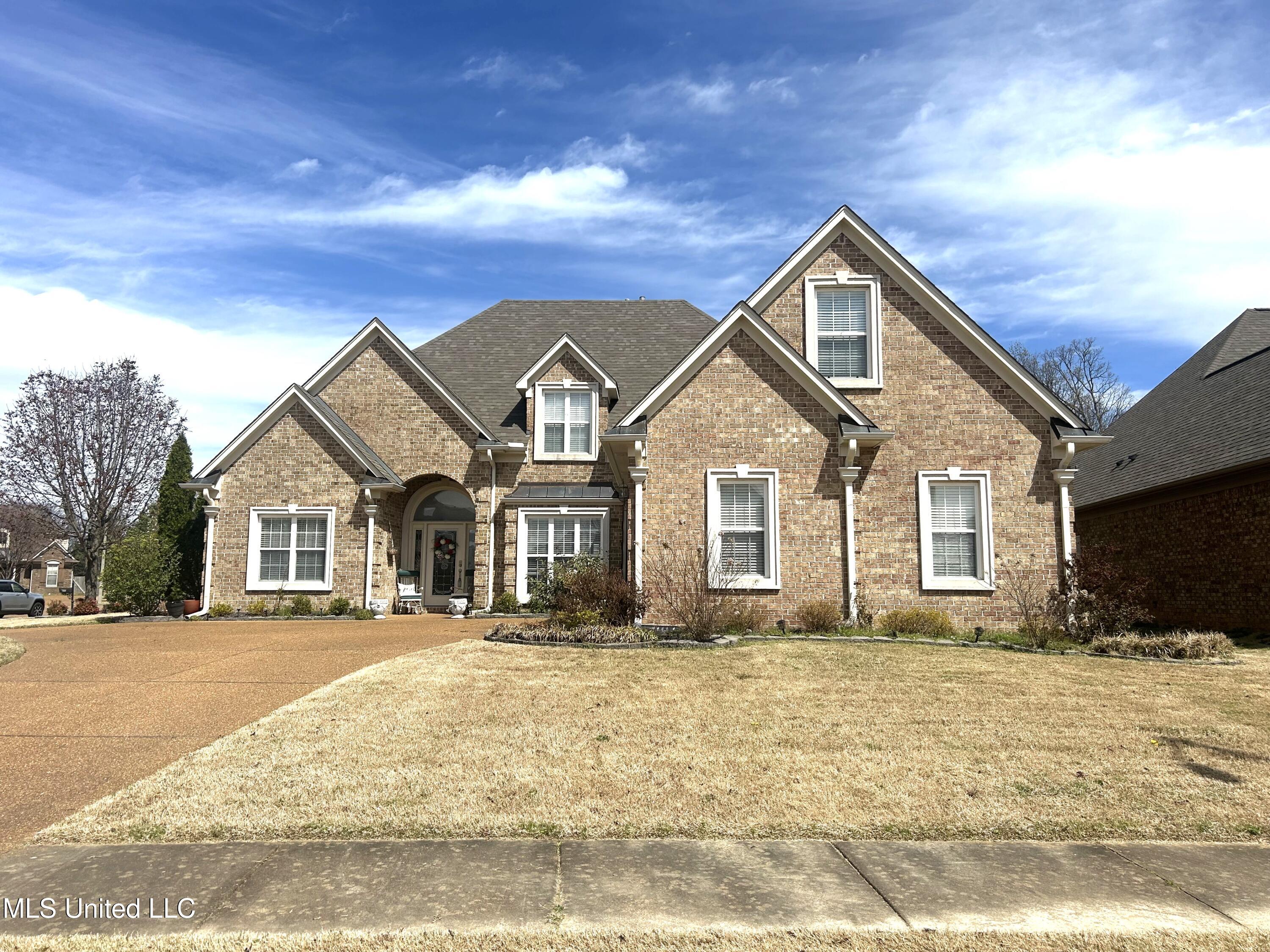 3570 E Enclave Drive