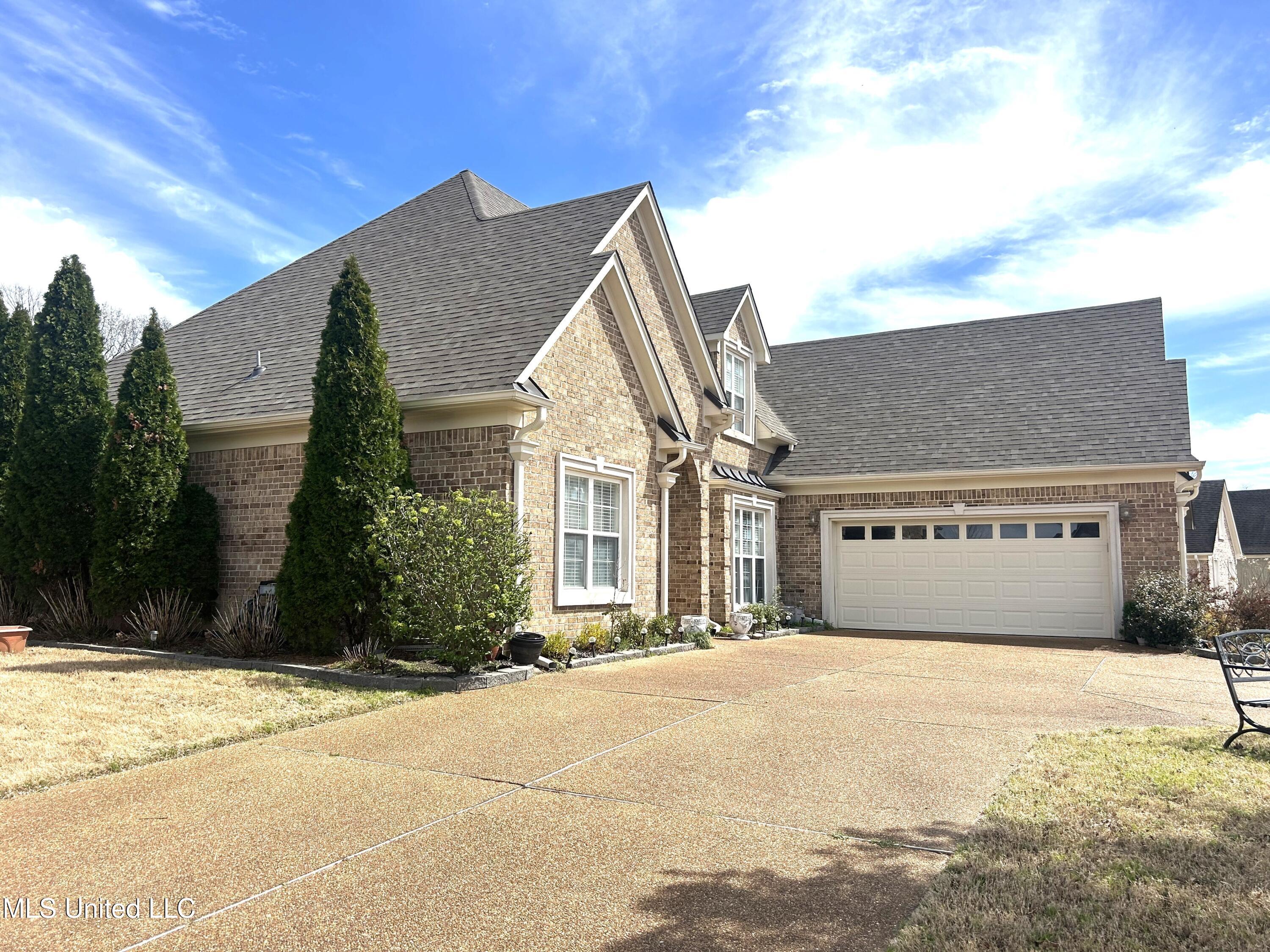 3570 E Enclave Drive