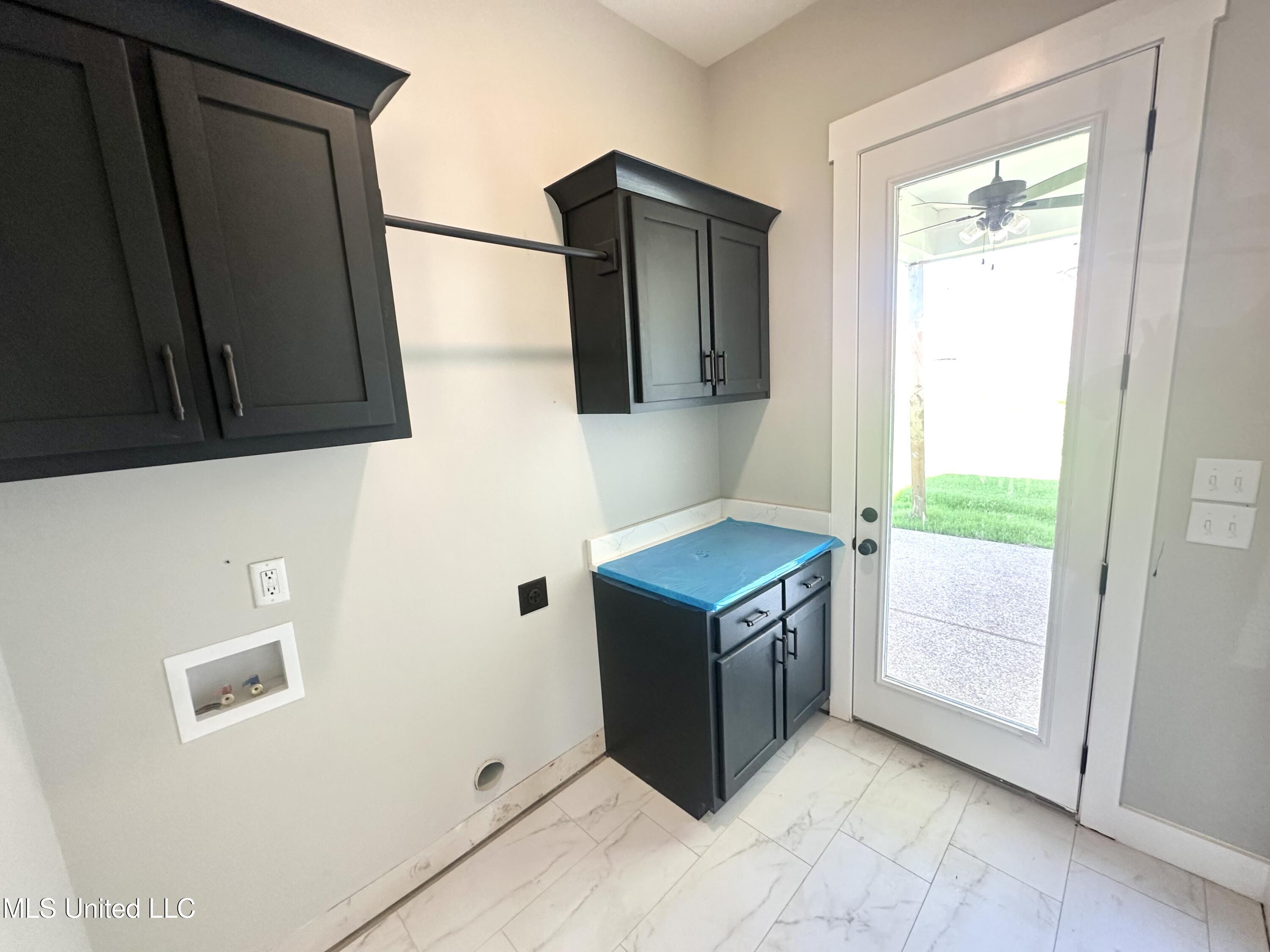 3925 Swan Cove