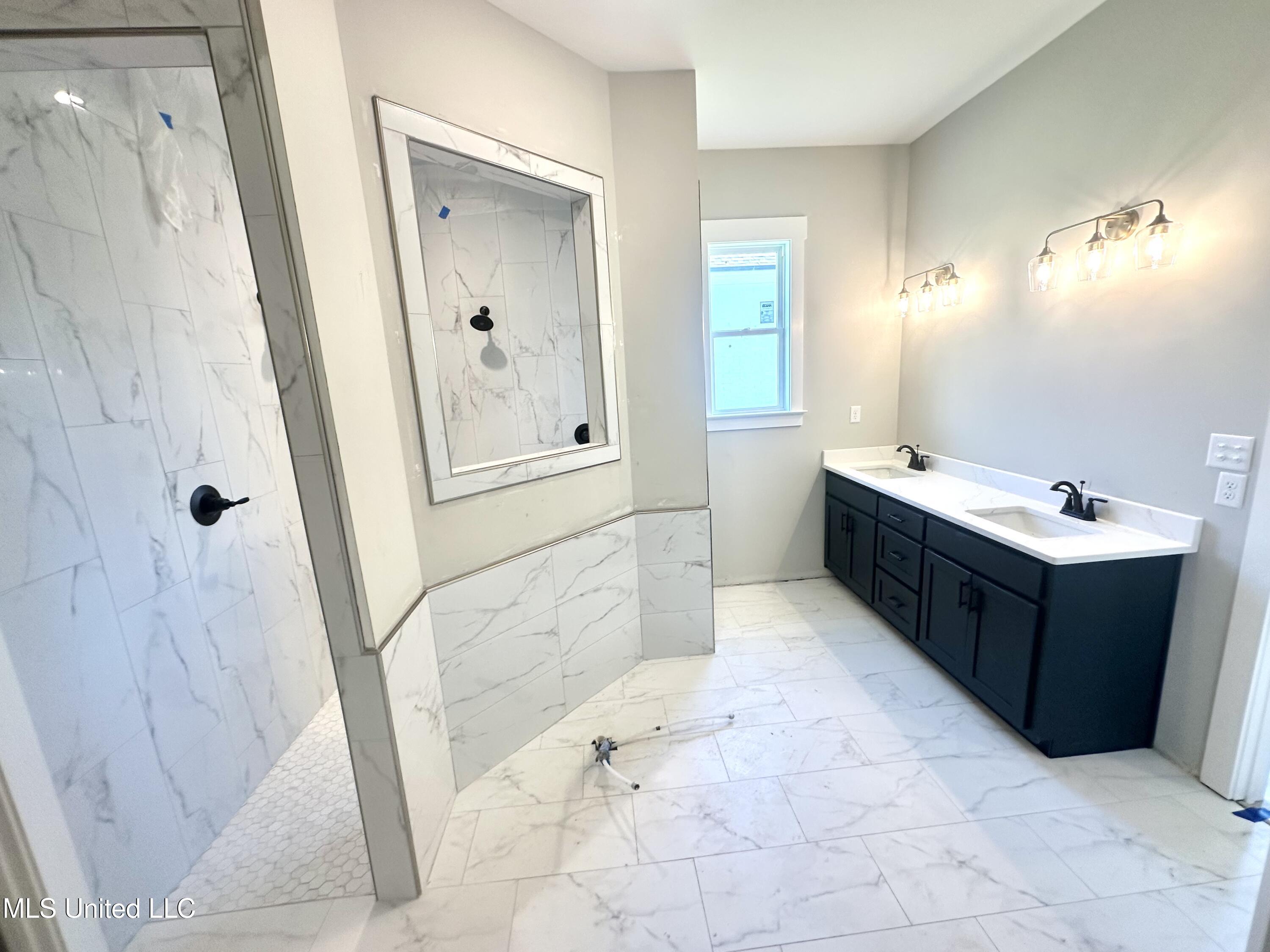 3925 Swan Cove