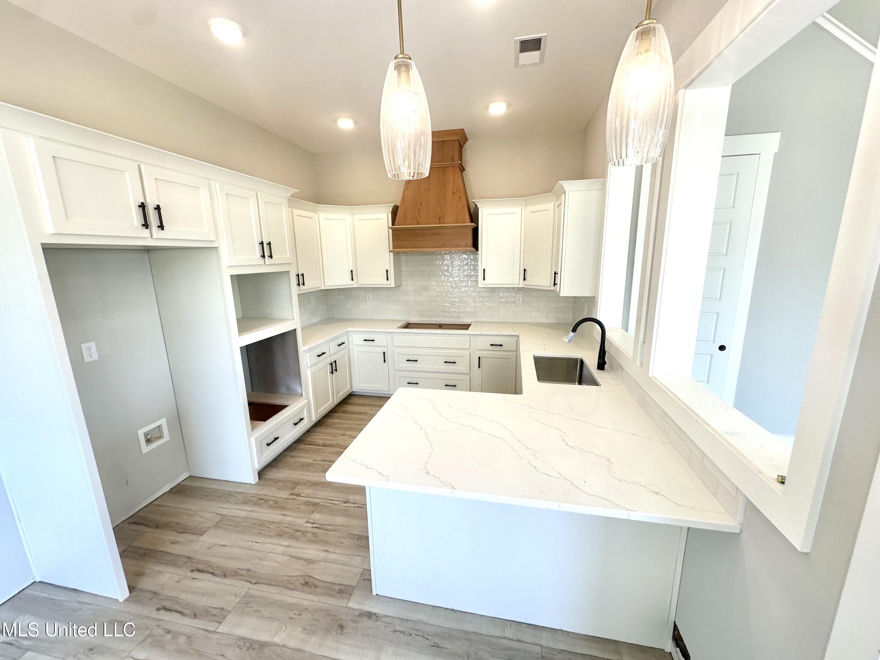 3925 Swan Cove