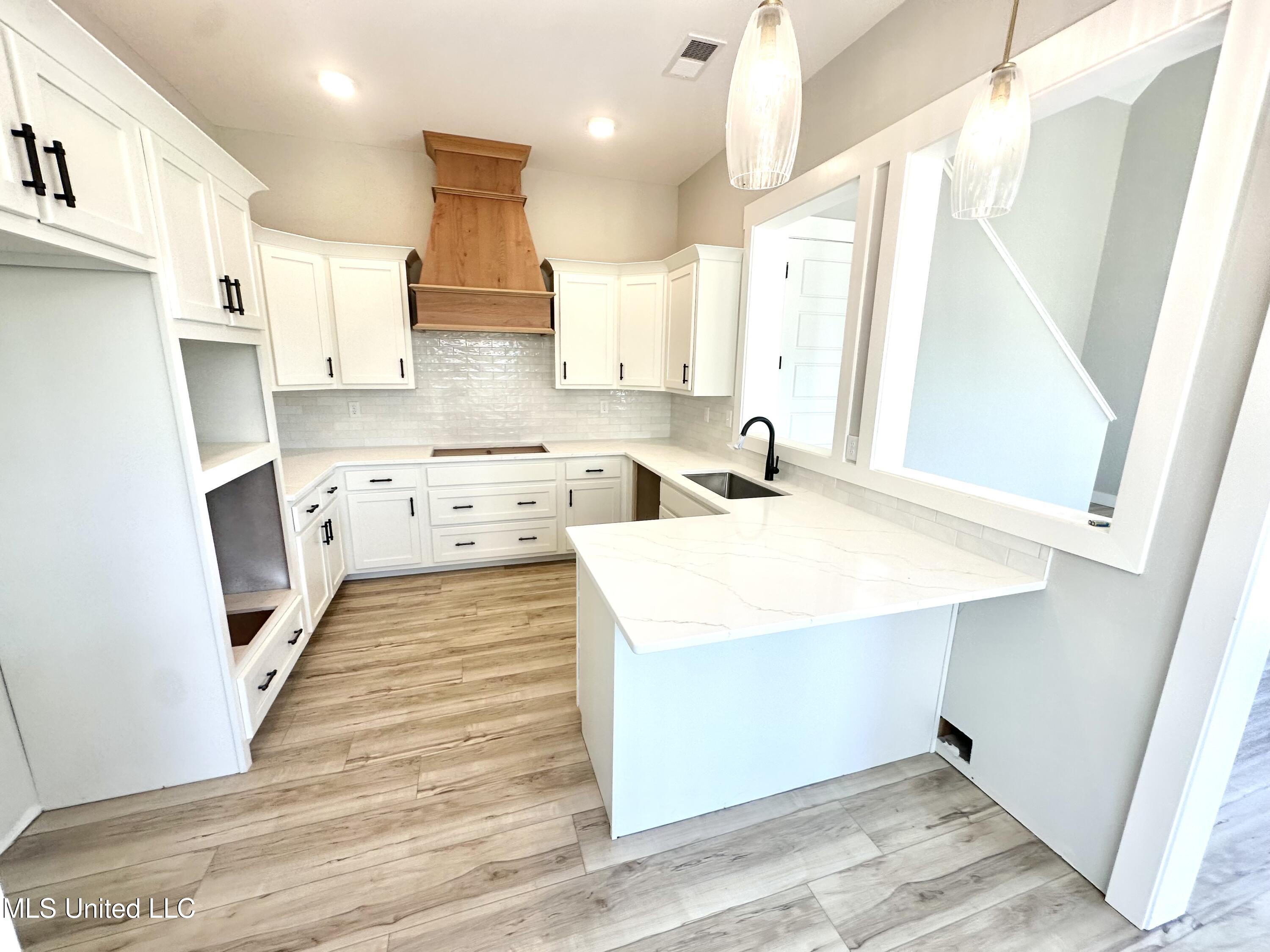 3925 Swan Cove