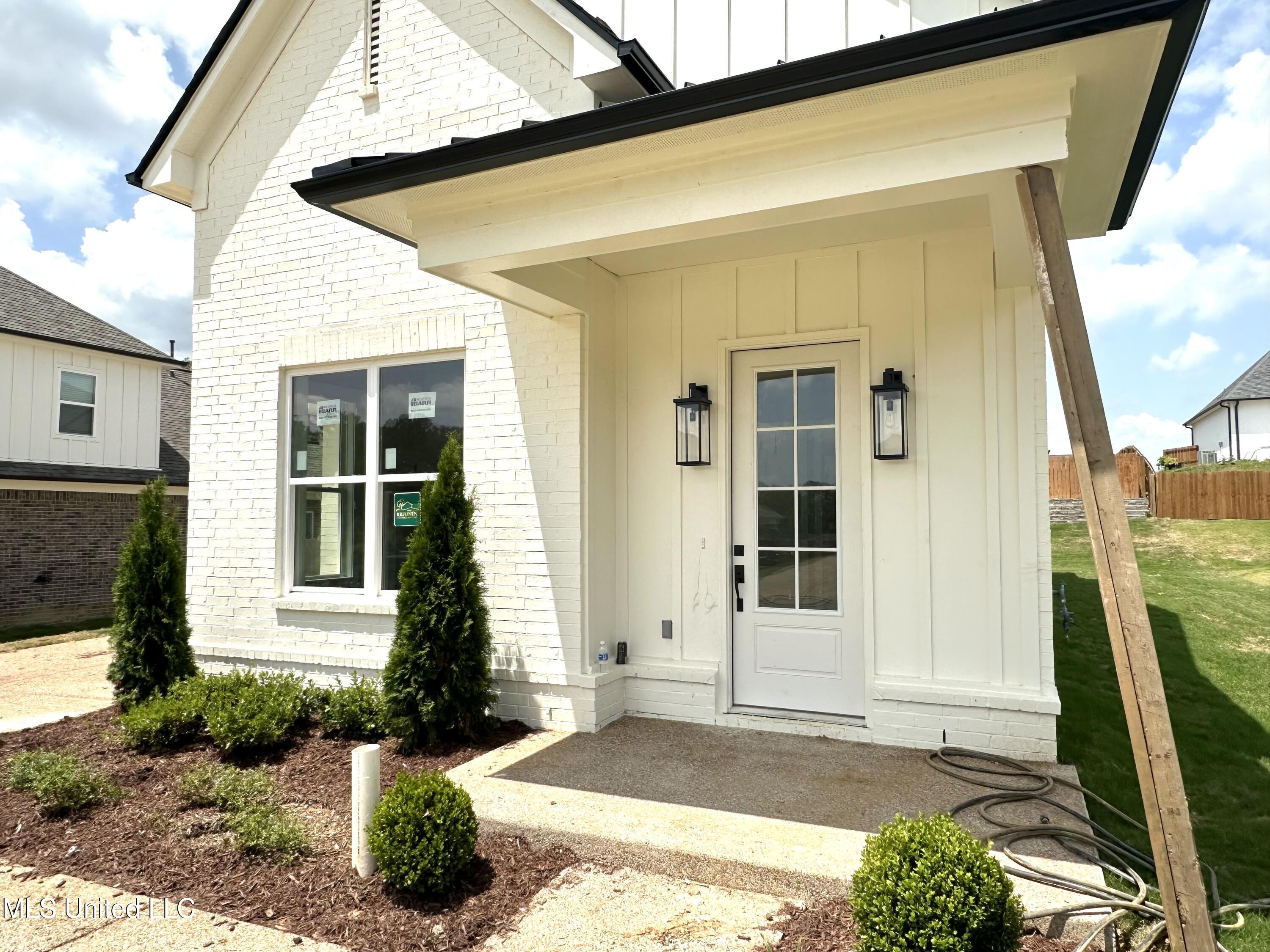 3925 Swan Cove