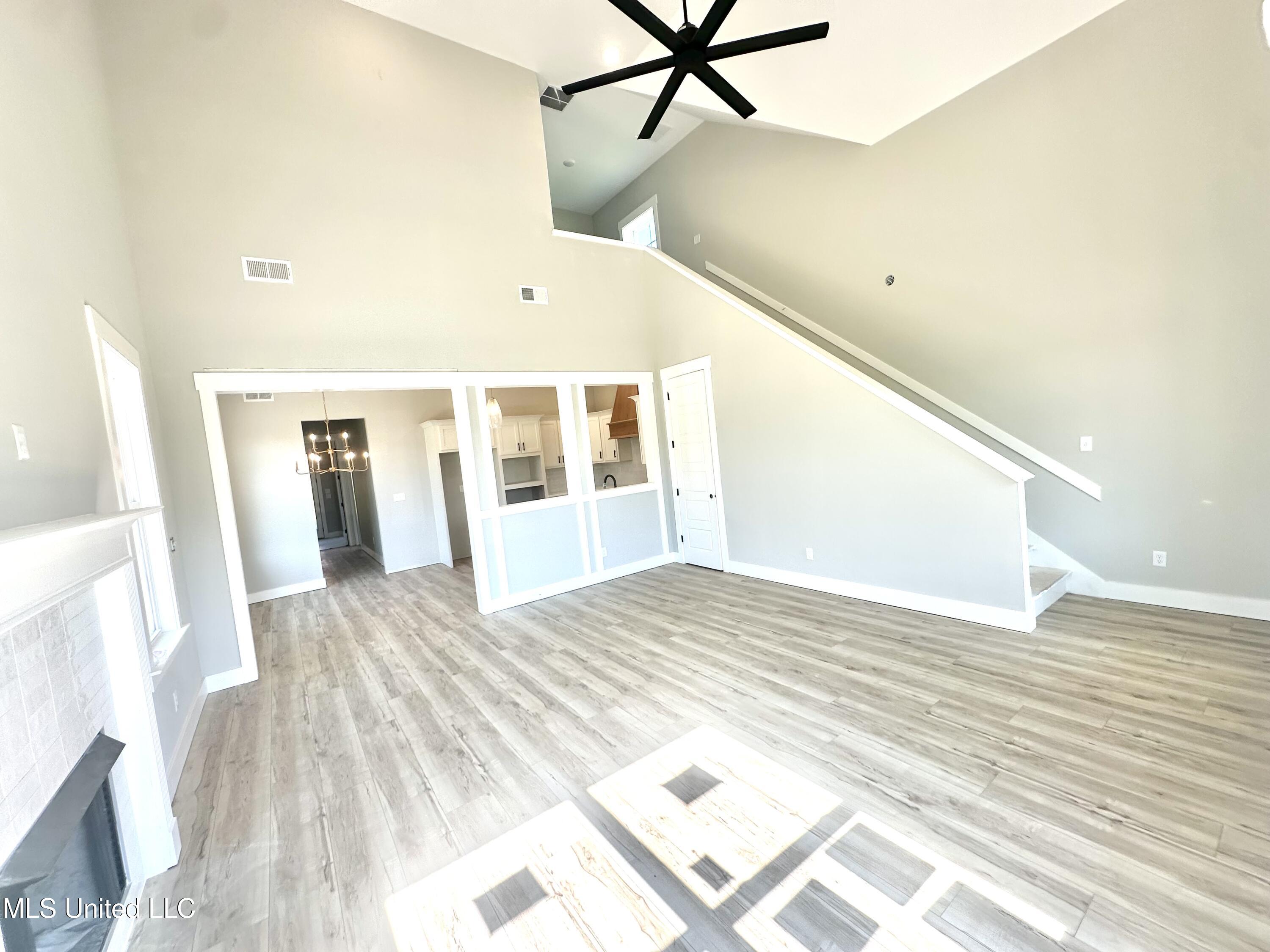 3925 Swan Cove